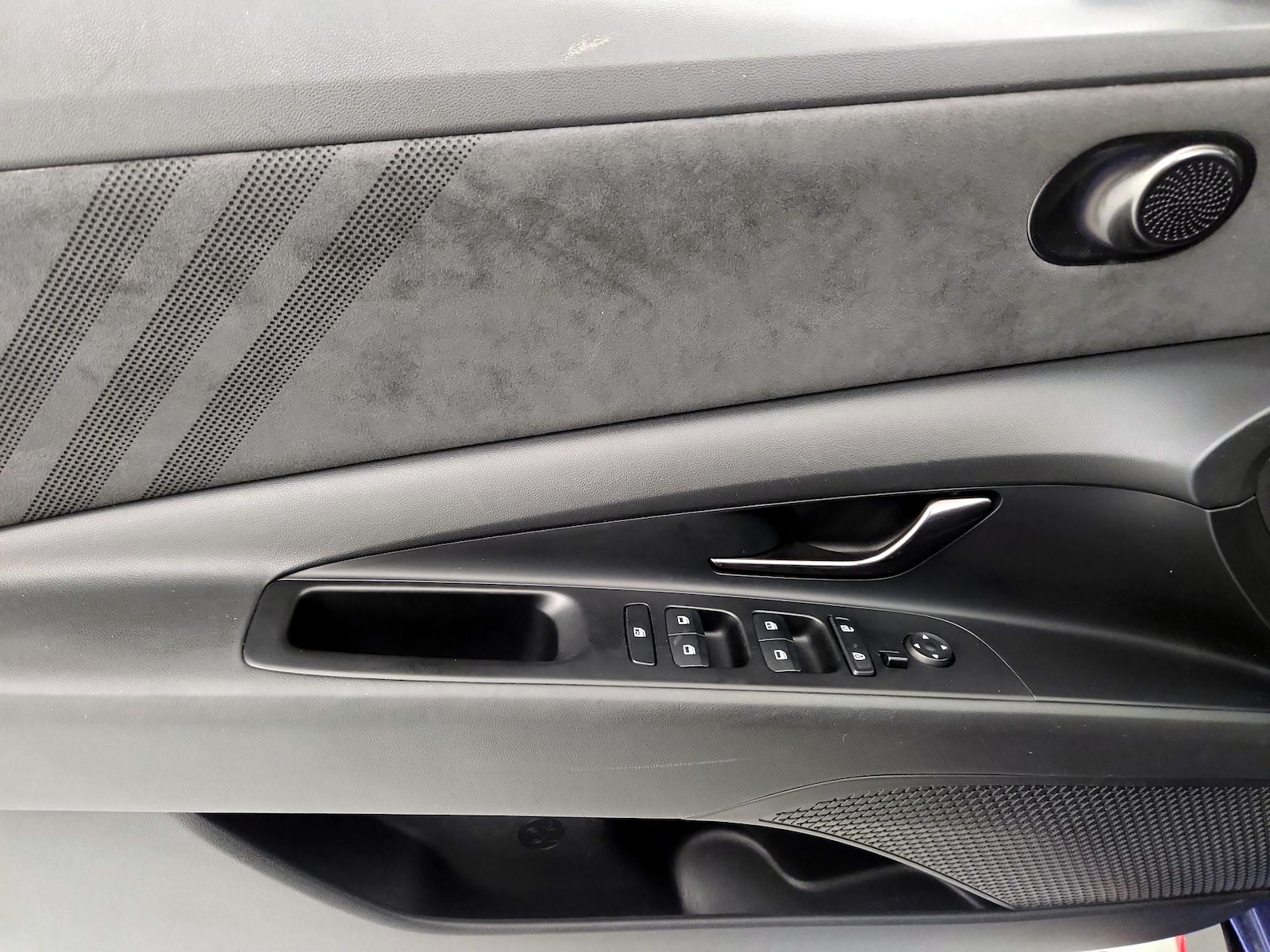 2022 Hyundai Elantra N - Photo 13