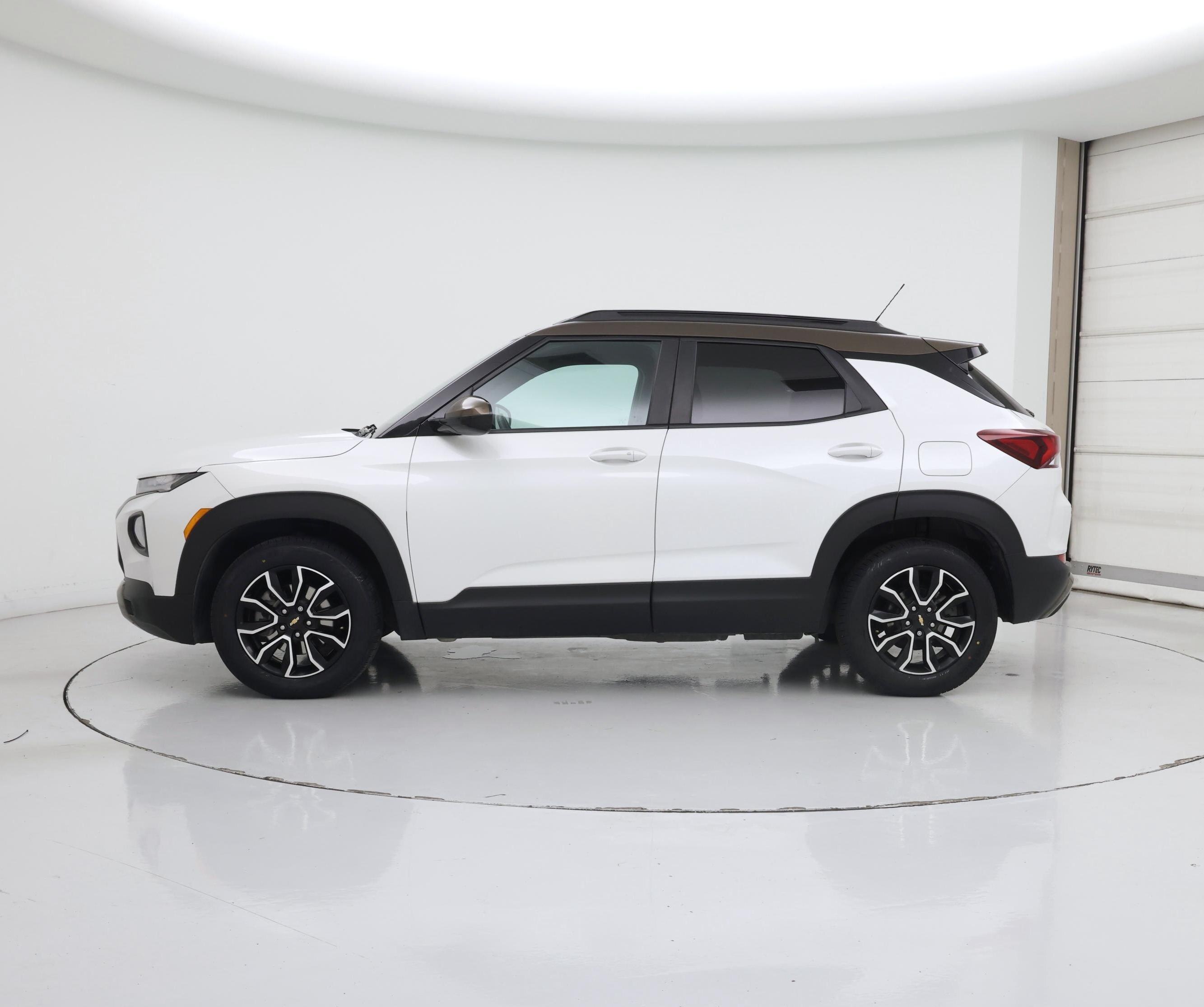 Thumbnail: 2022 Chevrolet TrailBlazer - 3
