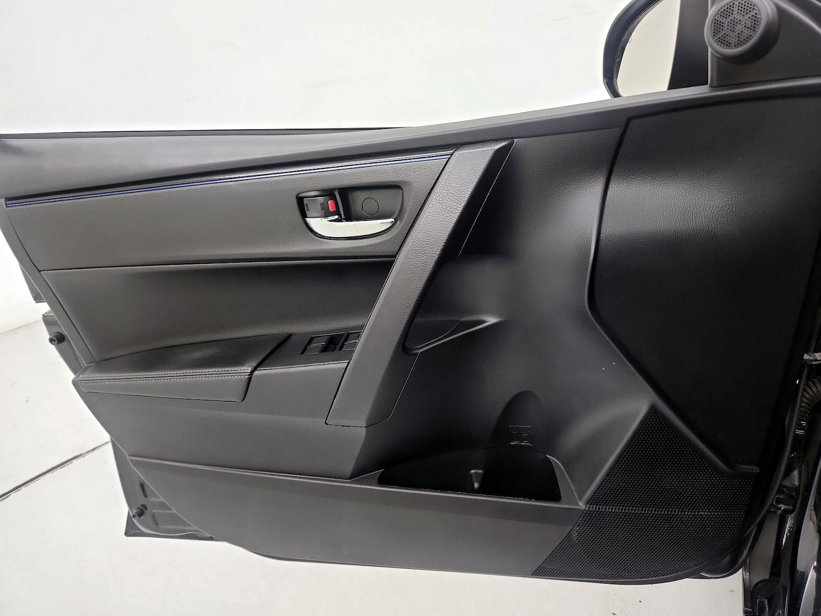 2019 Toyota Corolla LE - Photo 13
