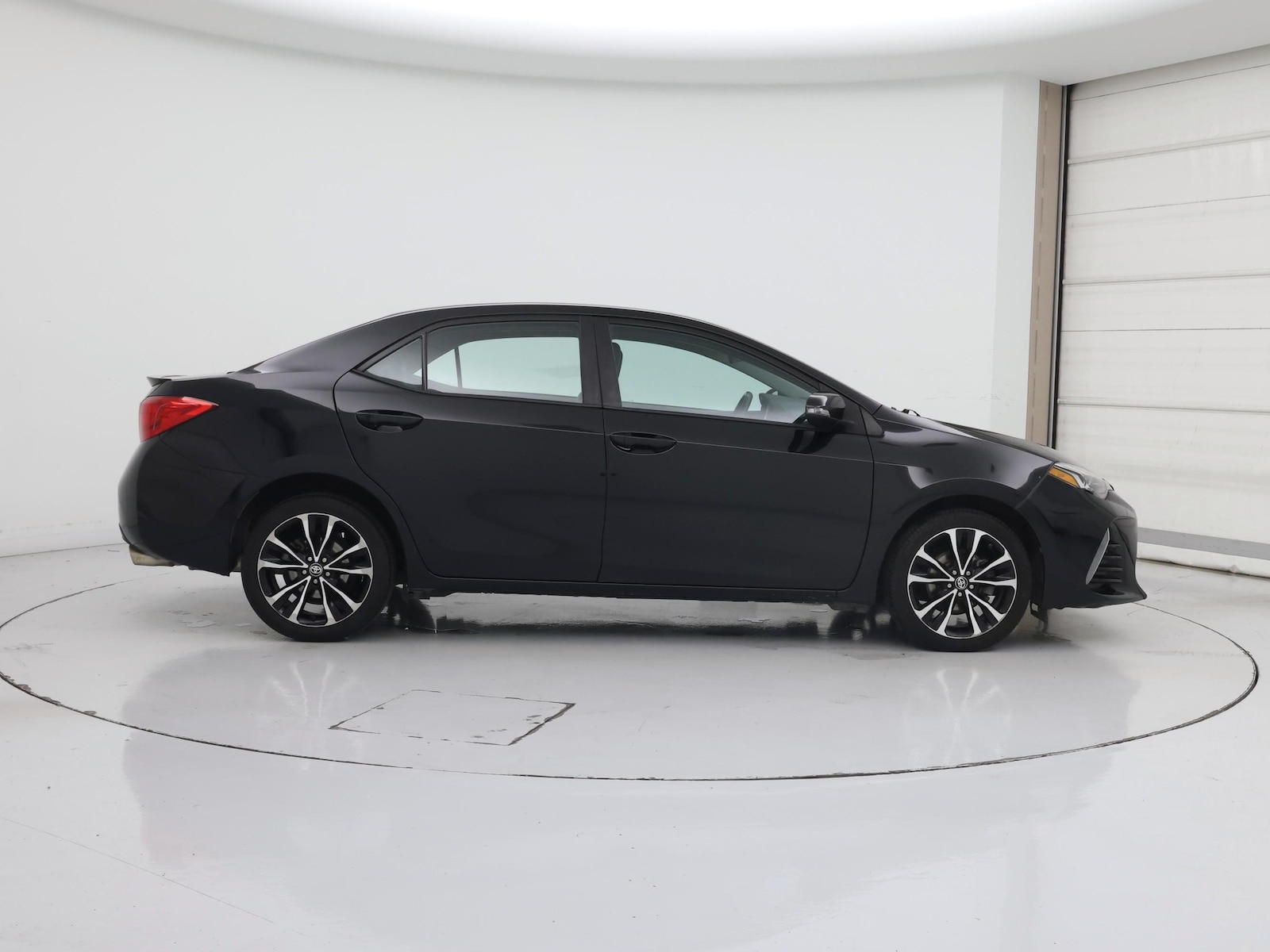 2019 Toyota Corolla LE - Photo 8