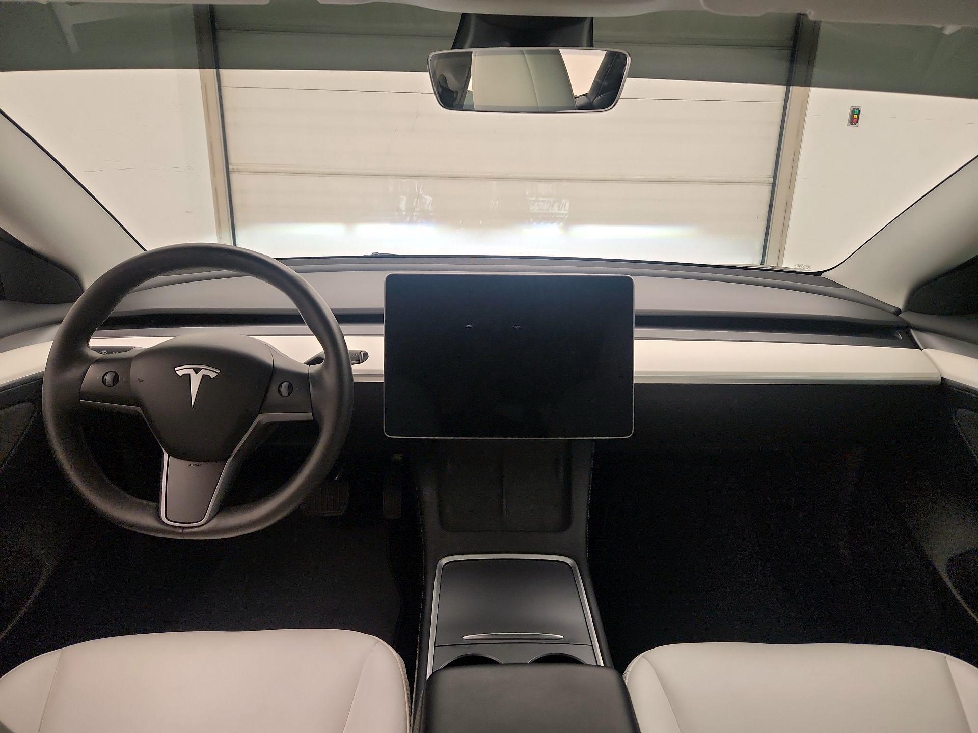 Thumbnail: 2023 Tesla Model 3 - 9