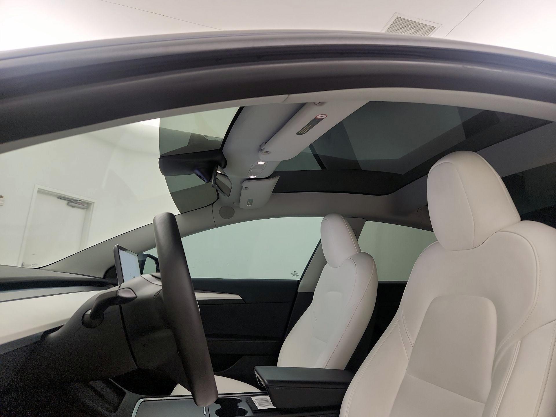 Thumbnail: 2023 Tesla Model 3 - 18