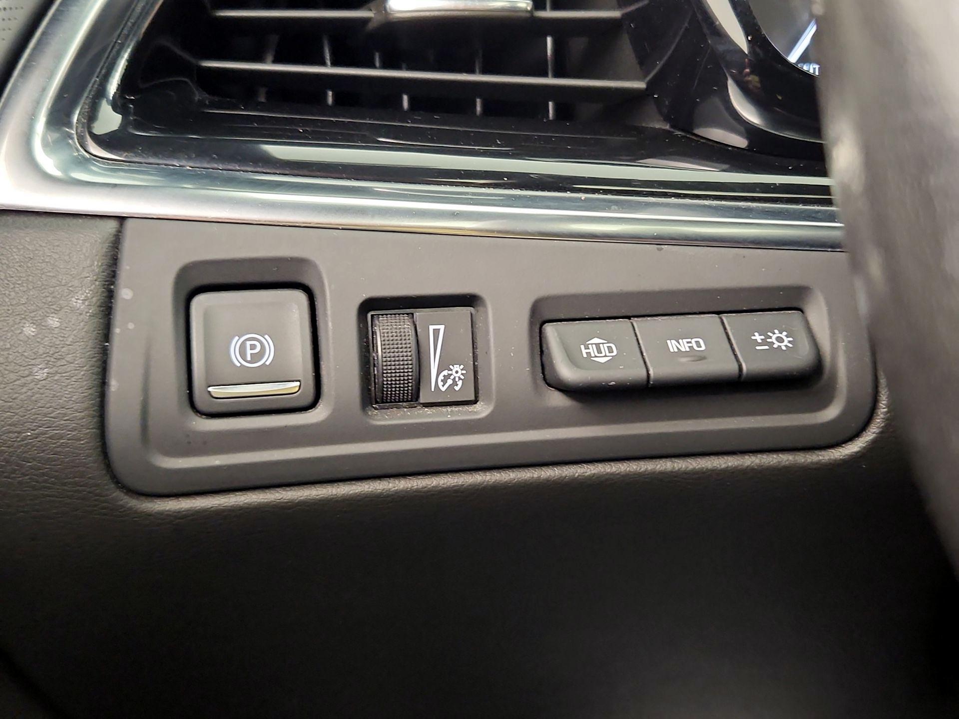 Thumbnail: 2021 Cadillac XT6 - 13