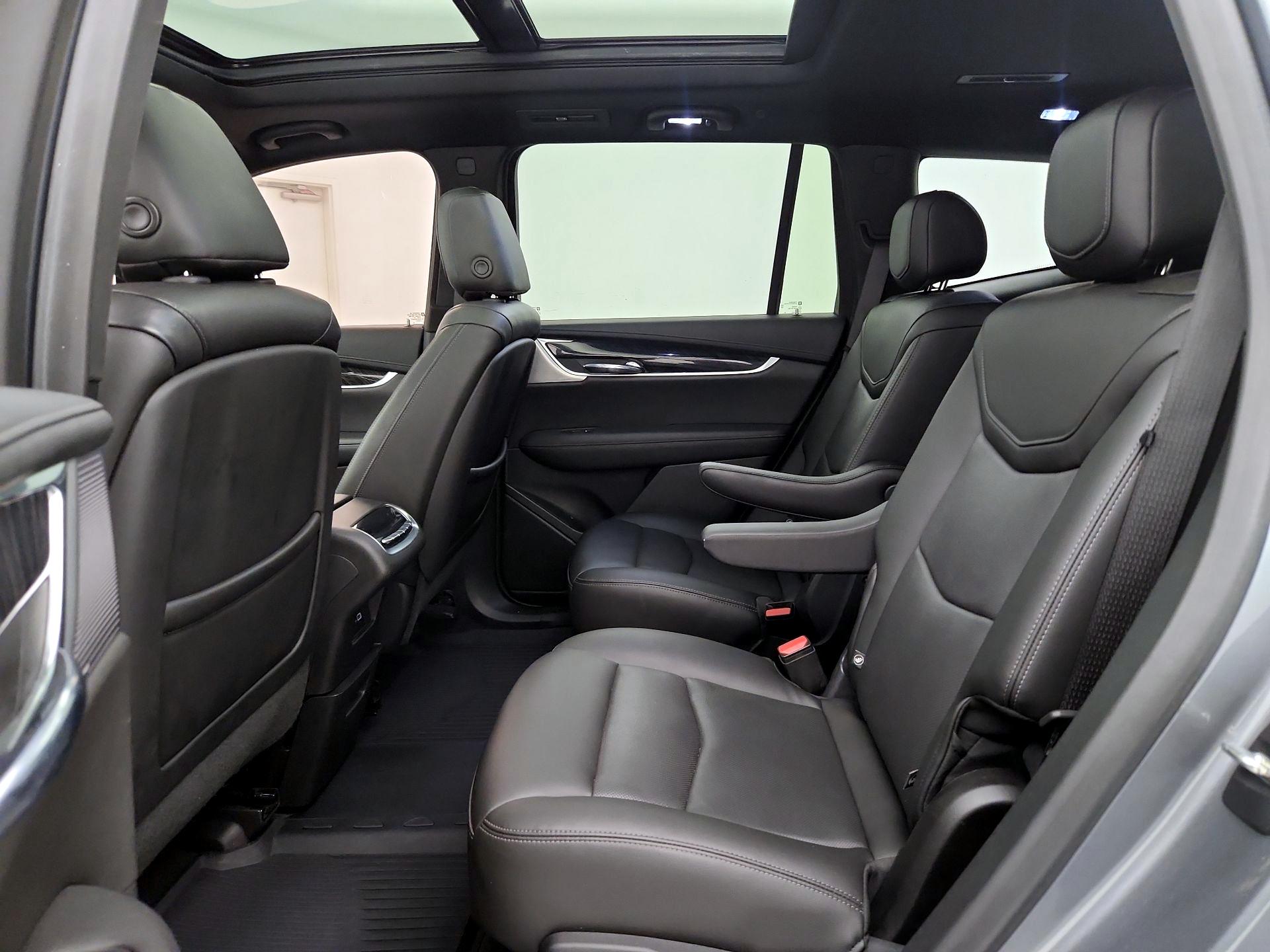 Thumbnail: 2021 Cadillac XT6 - 20