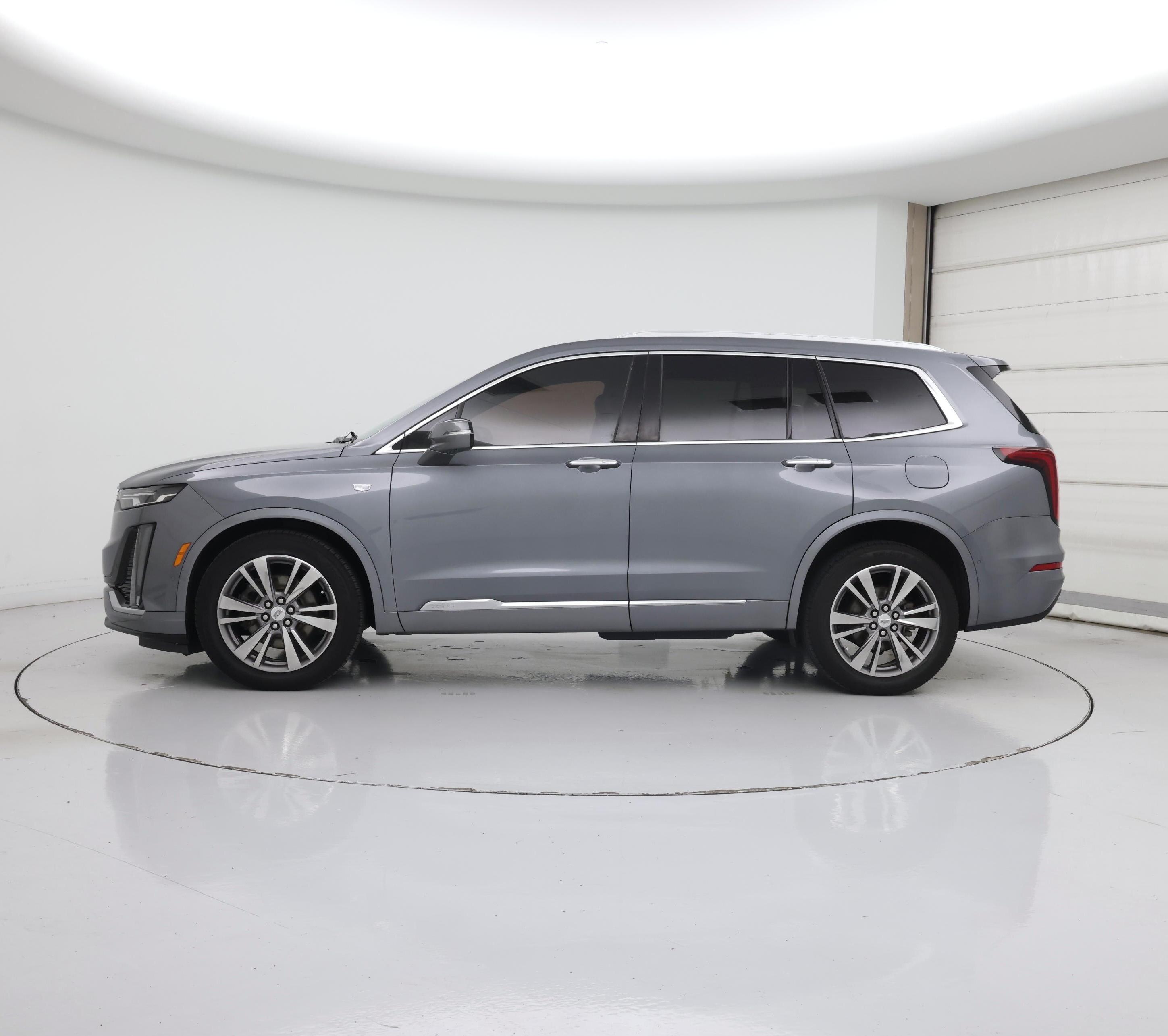 Thumbnail: 2021 Cadillac XT6 - 3