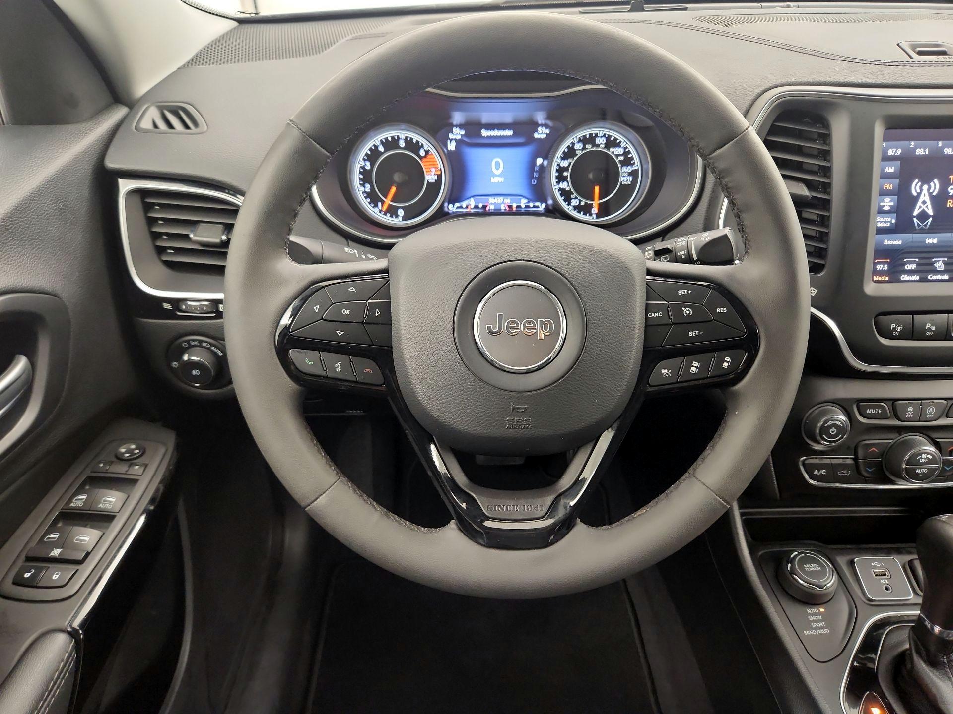Thumbnail: 2023 Jeep Cherokee - 10