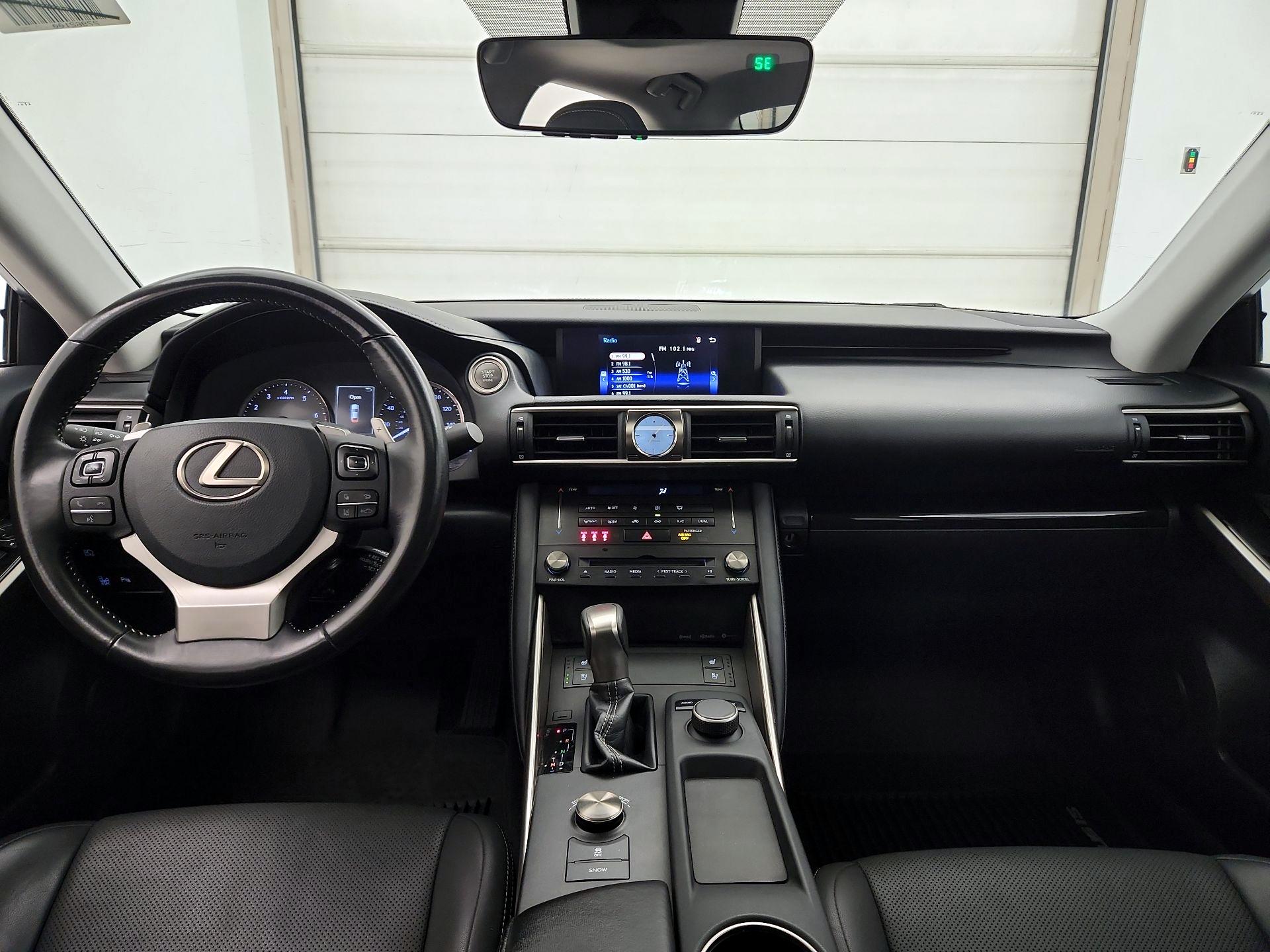 Thumbnail: 2018 Lexus IS - 9