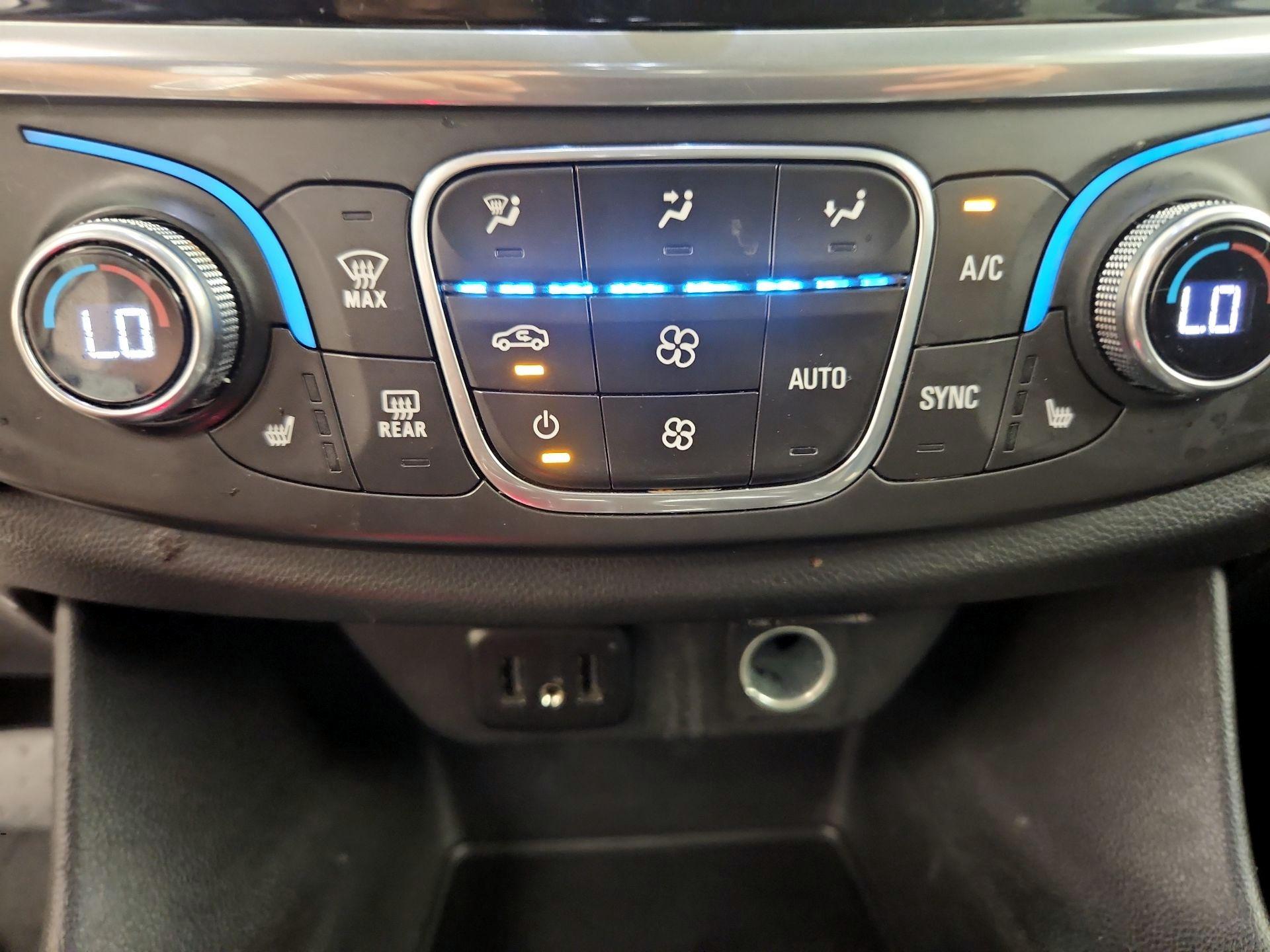 Thumbnail: 2020 Chevrolet Traverse - 16