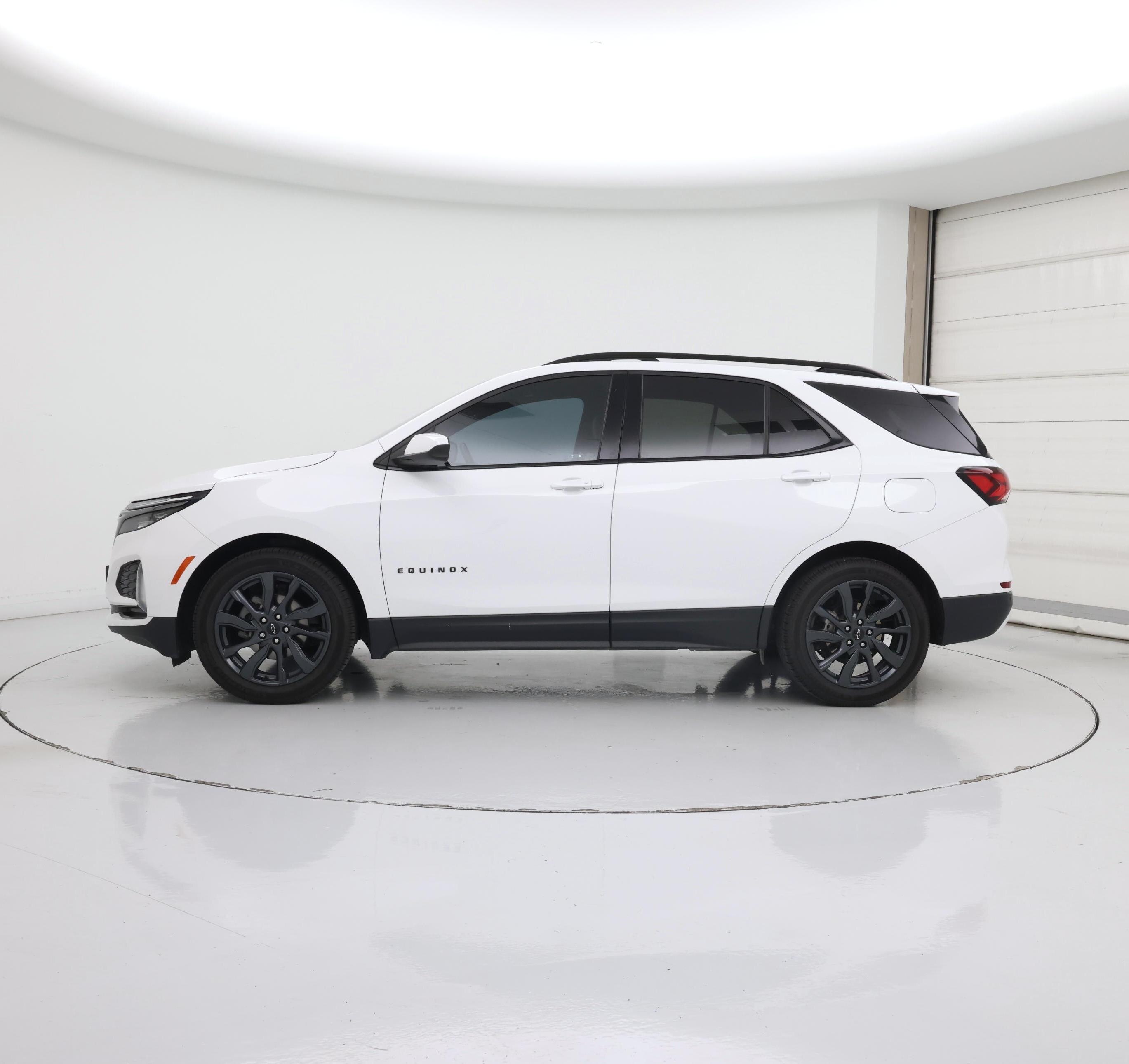Thumbnail: 2022 Chevrolet Equinox - 3