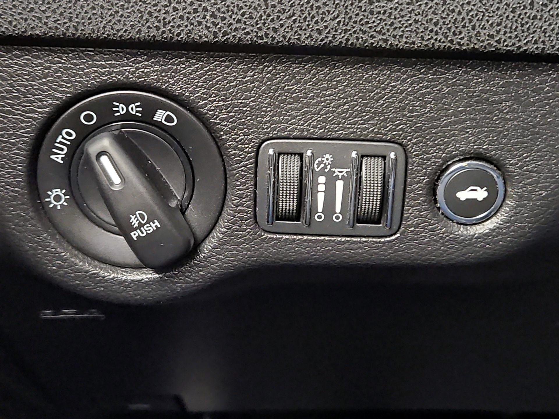 Thumbnail: 2019 Dodge Charger - 13