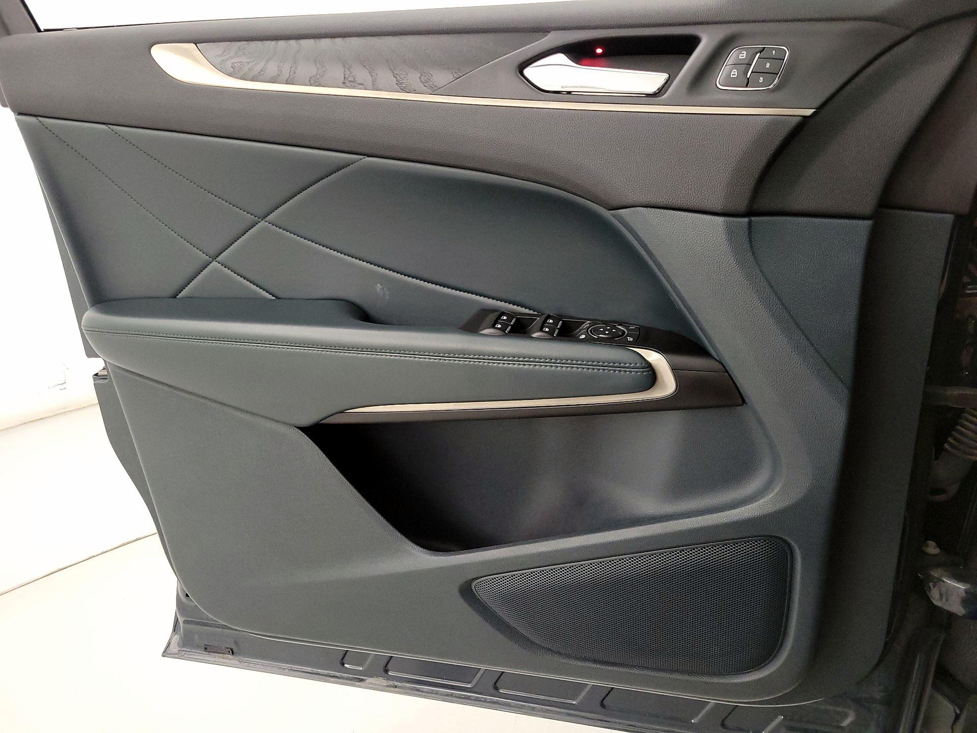 Thumbnail: 2019 Lincoln MKC - 12