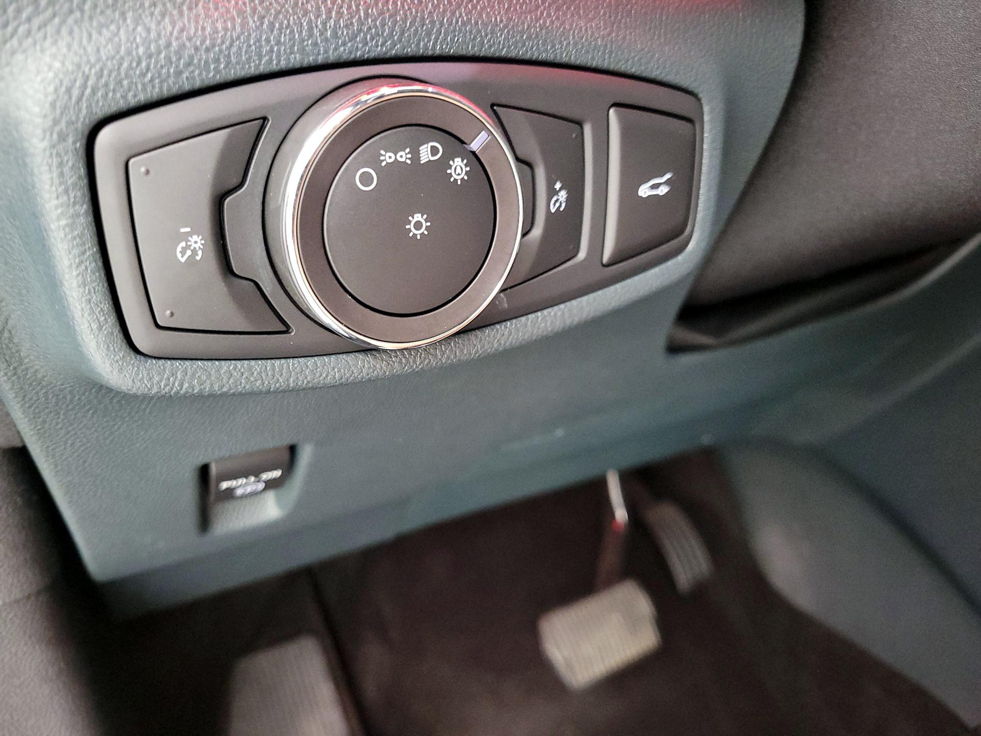 Thumbnail: 2019 Lincoln MKC - 13