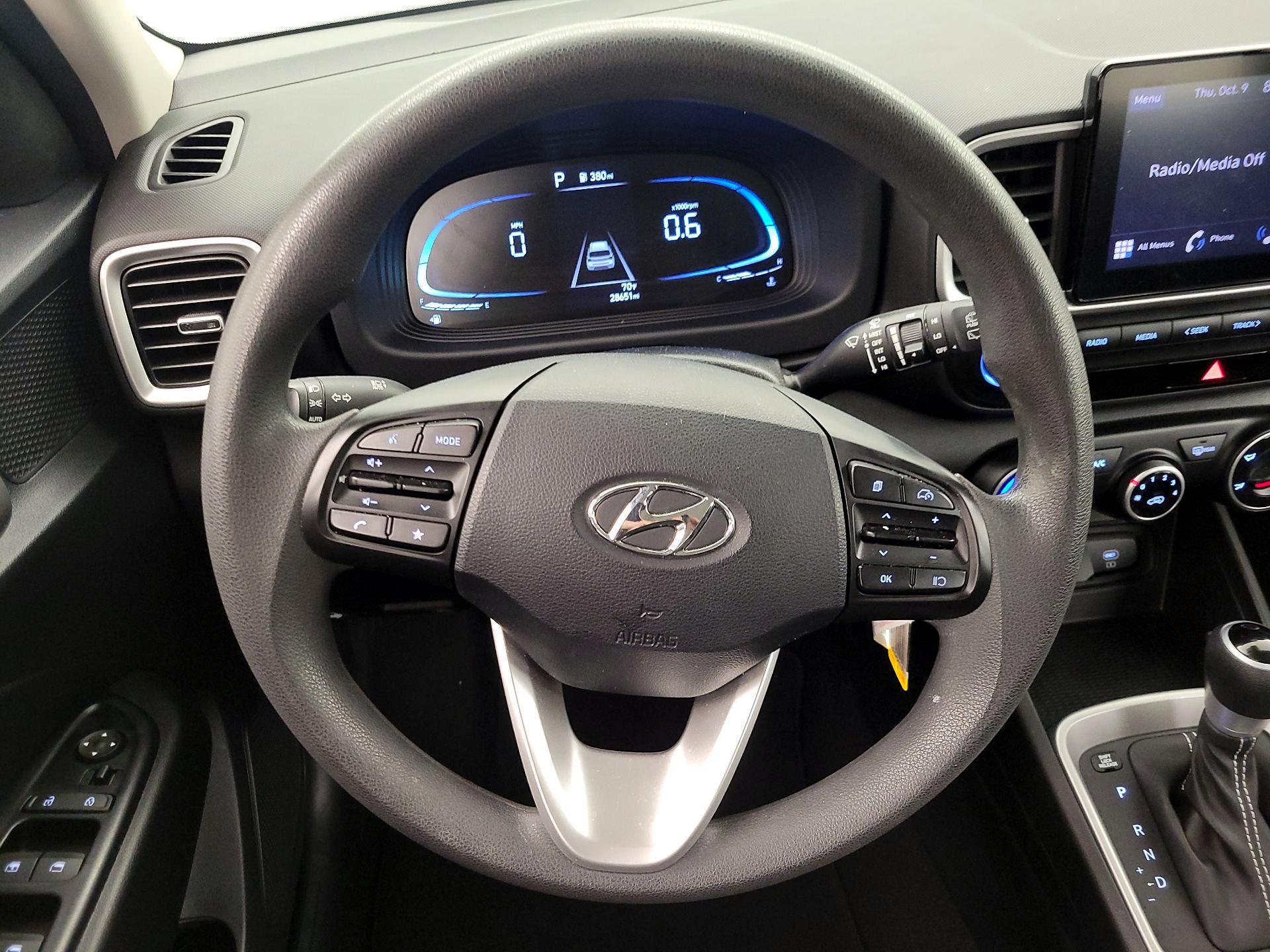 Thumbnail: 2023 Hyundai Venue - 10