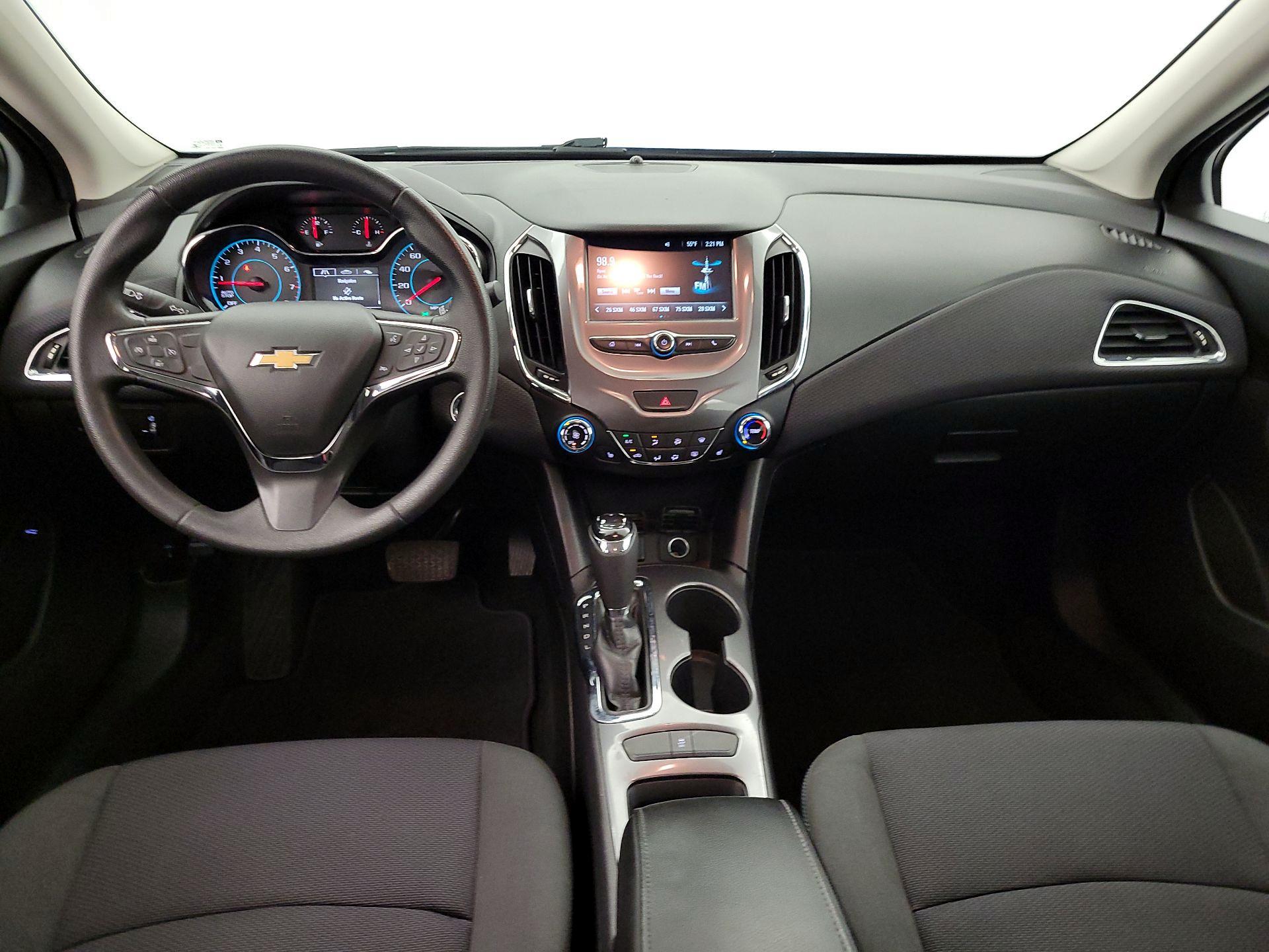Thumbnail: 2018 Chevrolet Cruze - 9