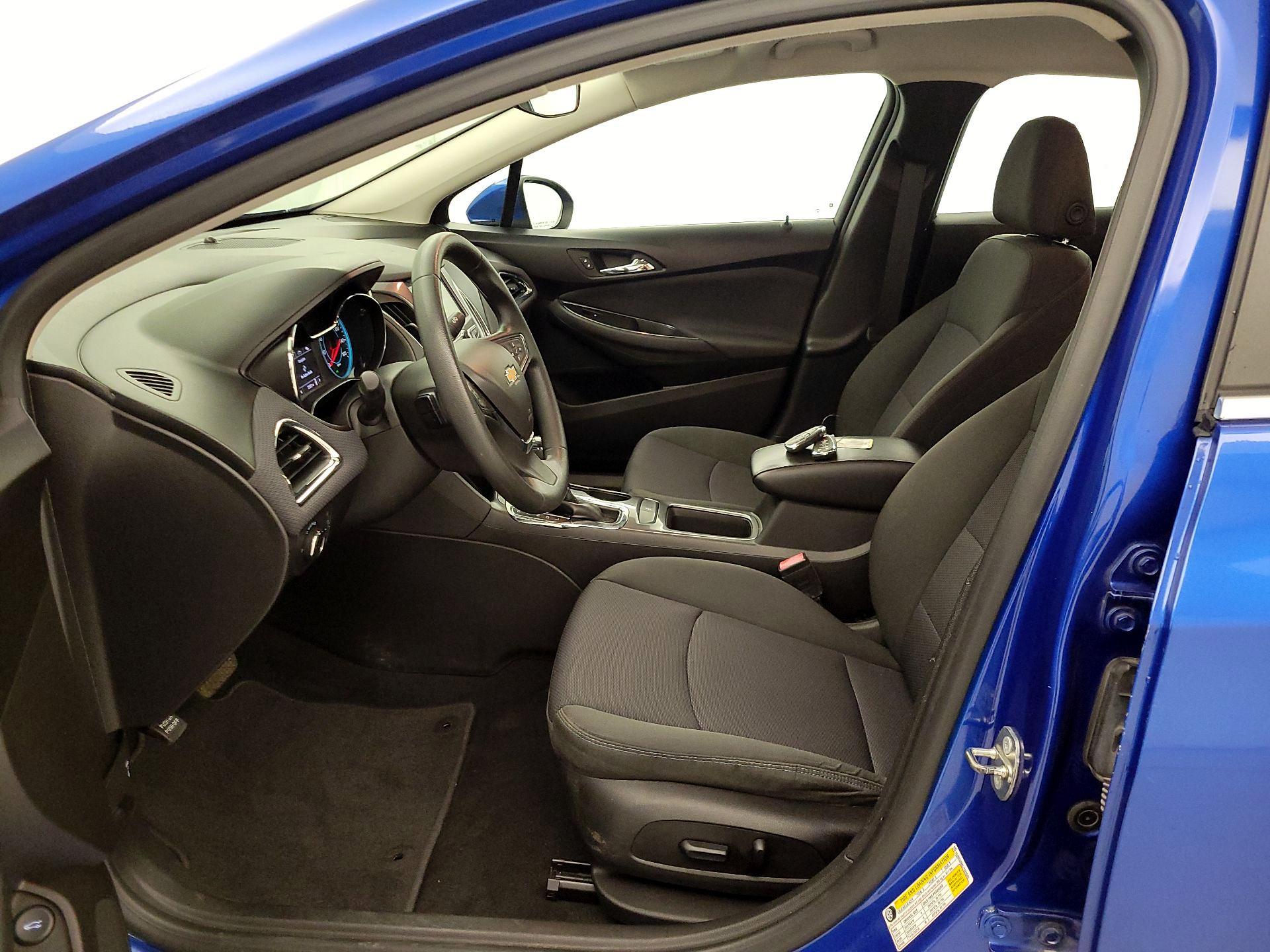 Thumbnail: 2018 Chevrolet Cruze - 11