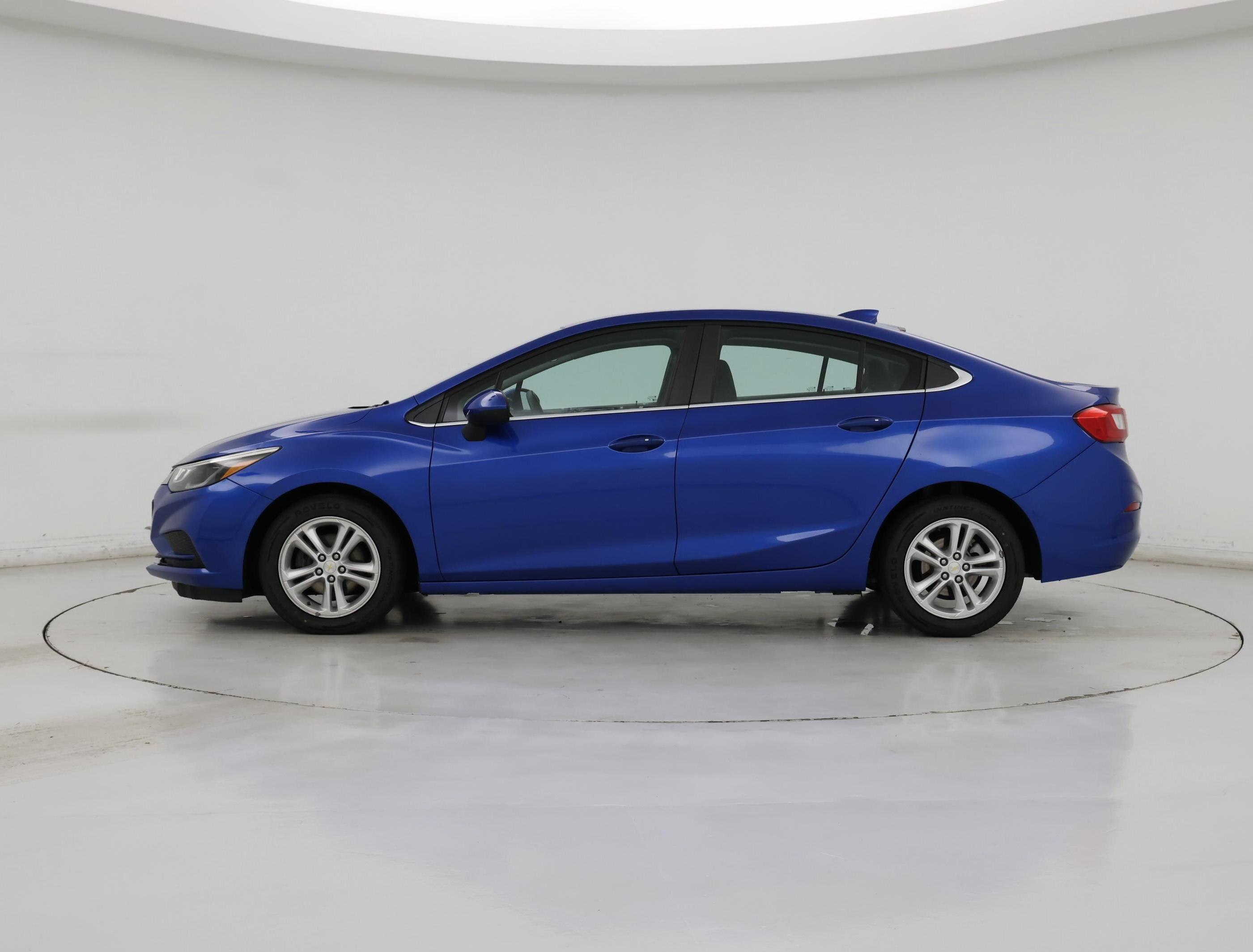 Thumbnail: 2018 Chevrolet Cruze - 3