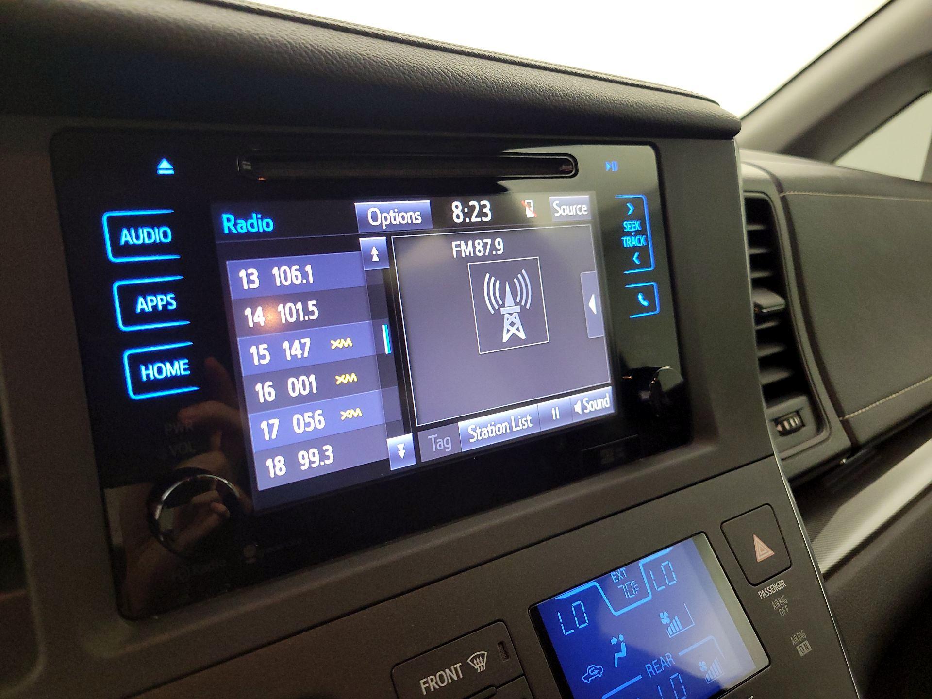 Thumbnail: 2015 Toyota Sienna - 16