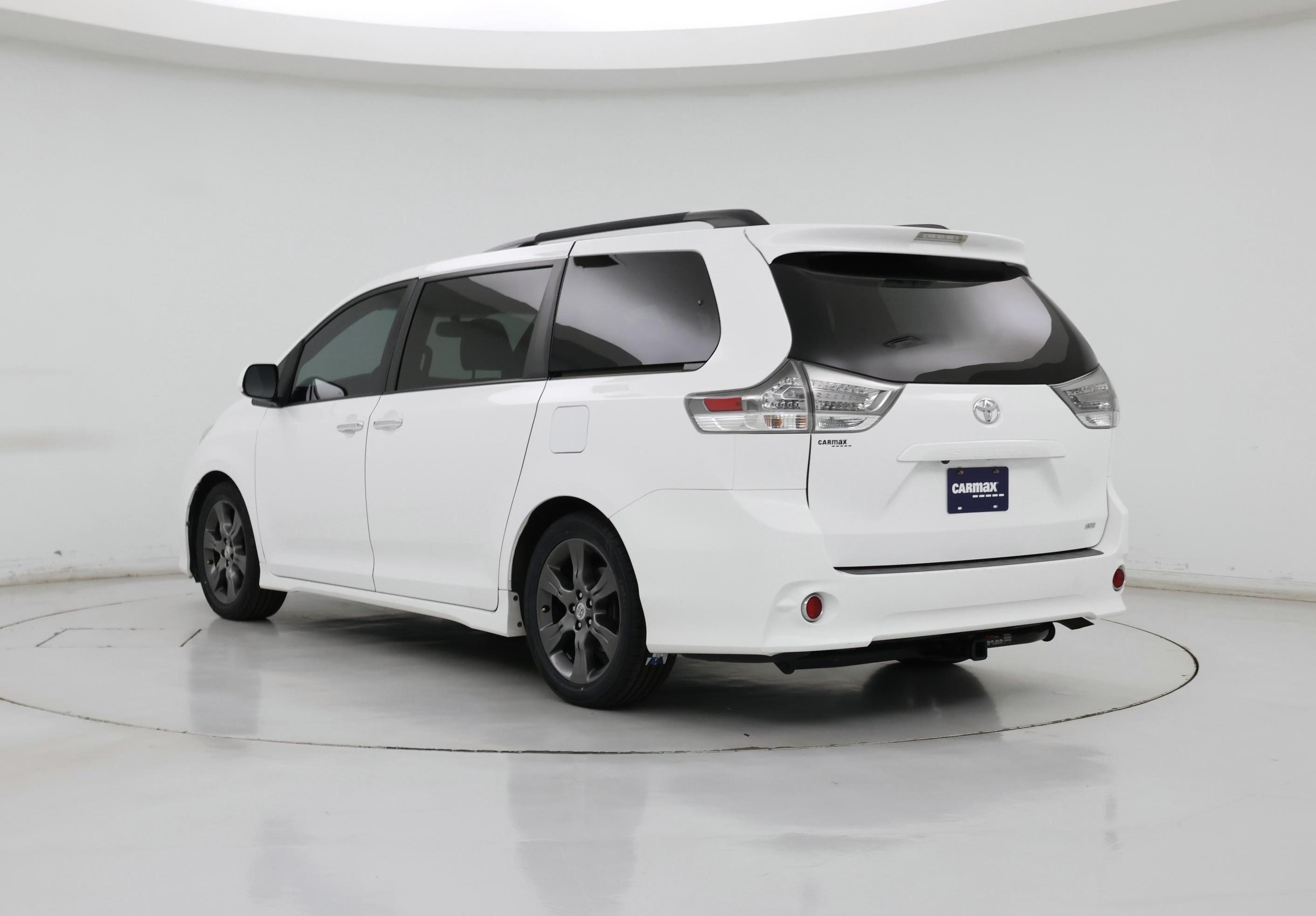 Thumbnail: 2015 Toyota Sienna - 2