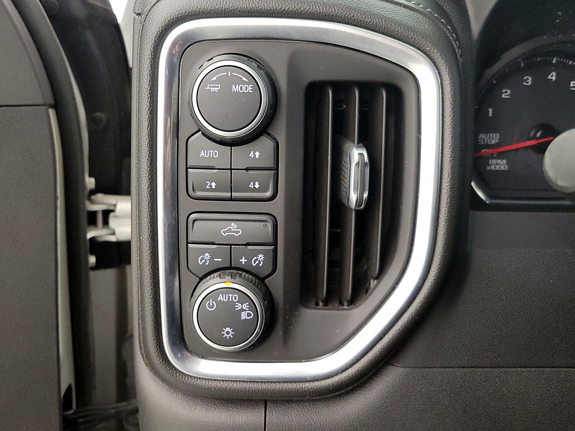 Thumbnail: 2020 Chevrolet Silverado 1500 - 13