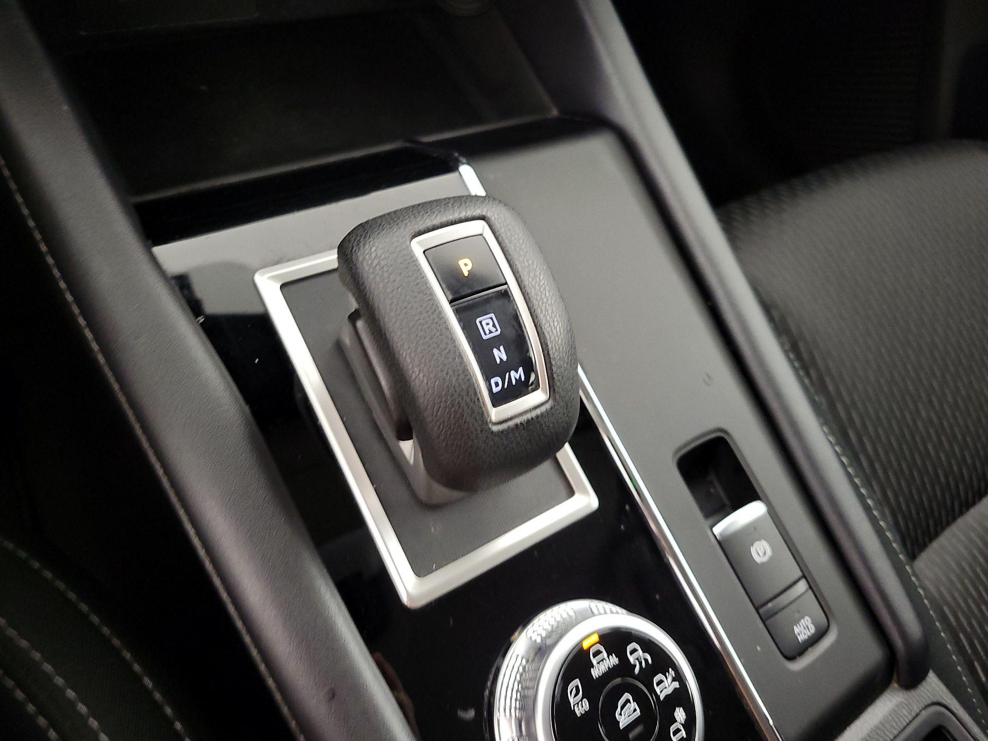 Thumbnail: 2024 Mitsubishi Outlander - 17