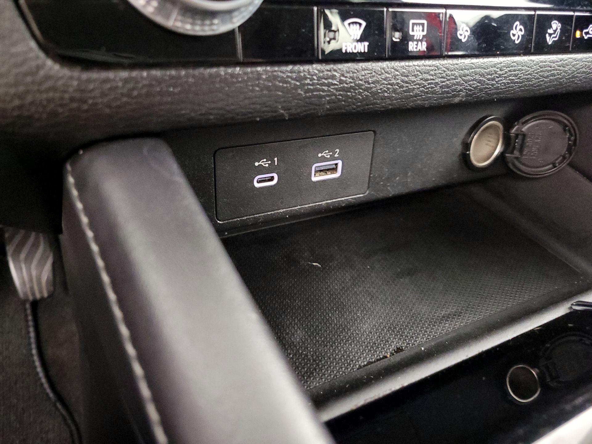 Thumbnail: 2024 Mitsubishi Outlander - 18