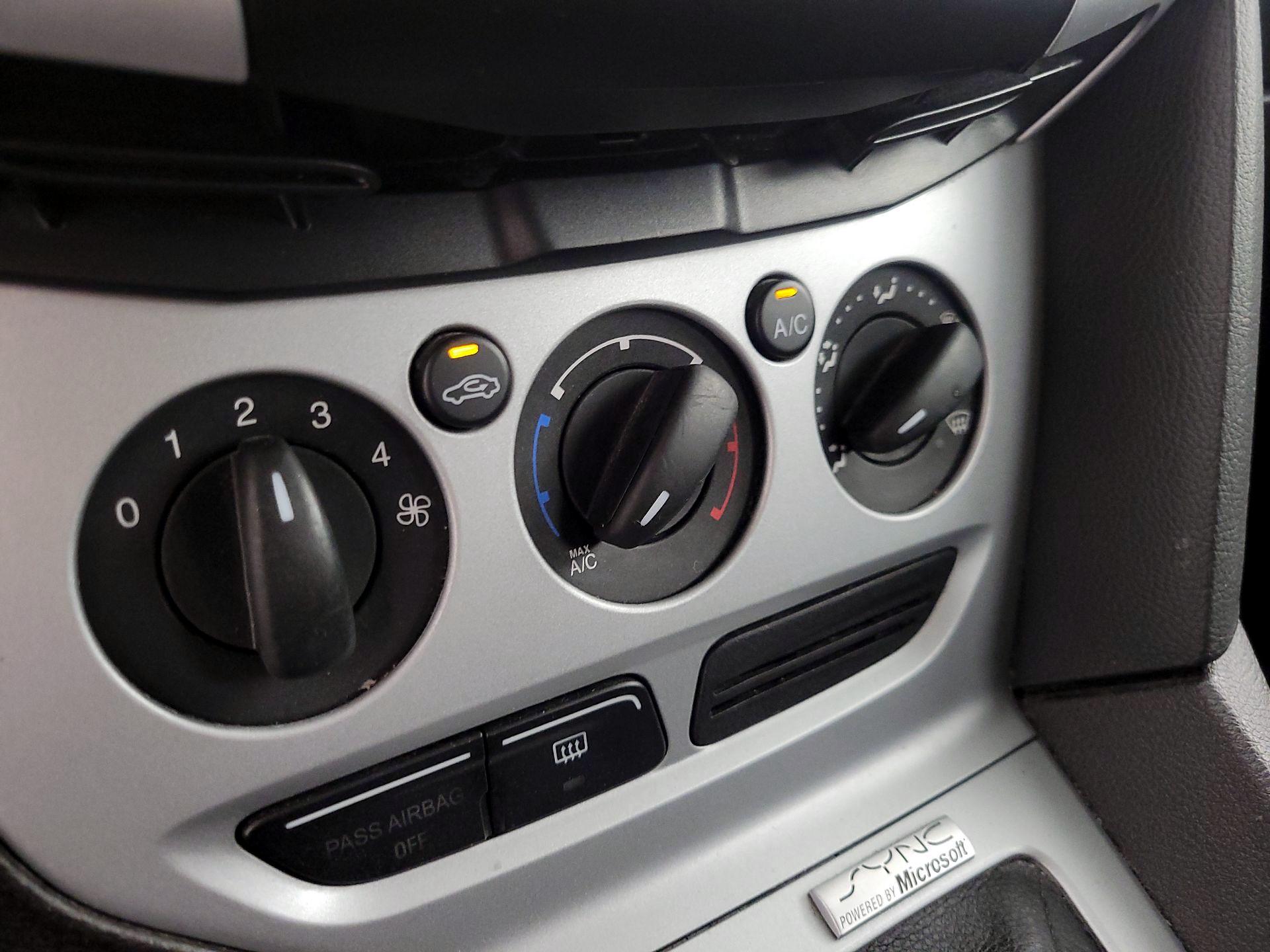 Thumbnail: 2014 Ford Focus - 15