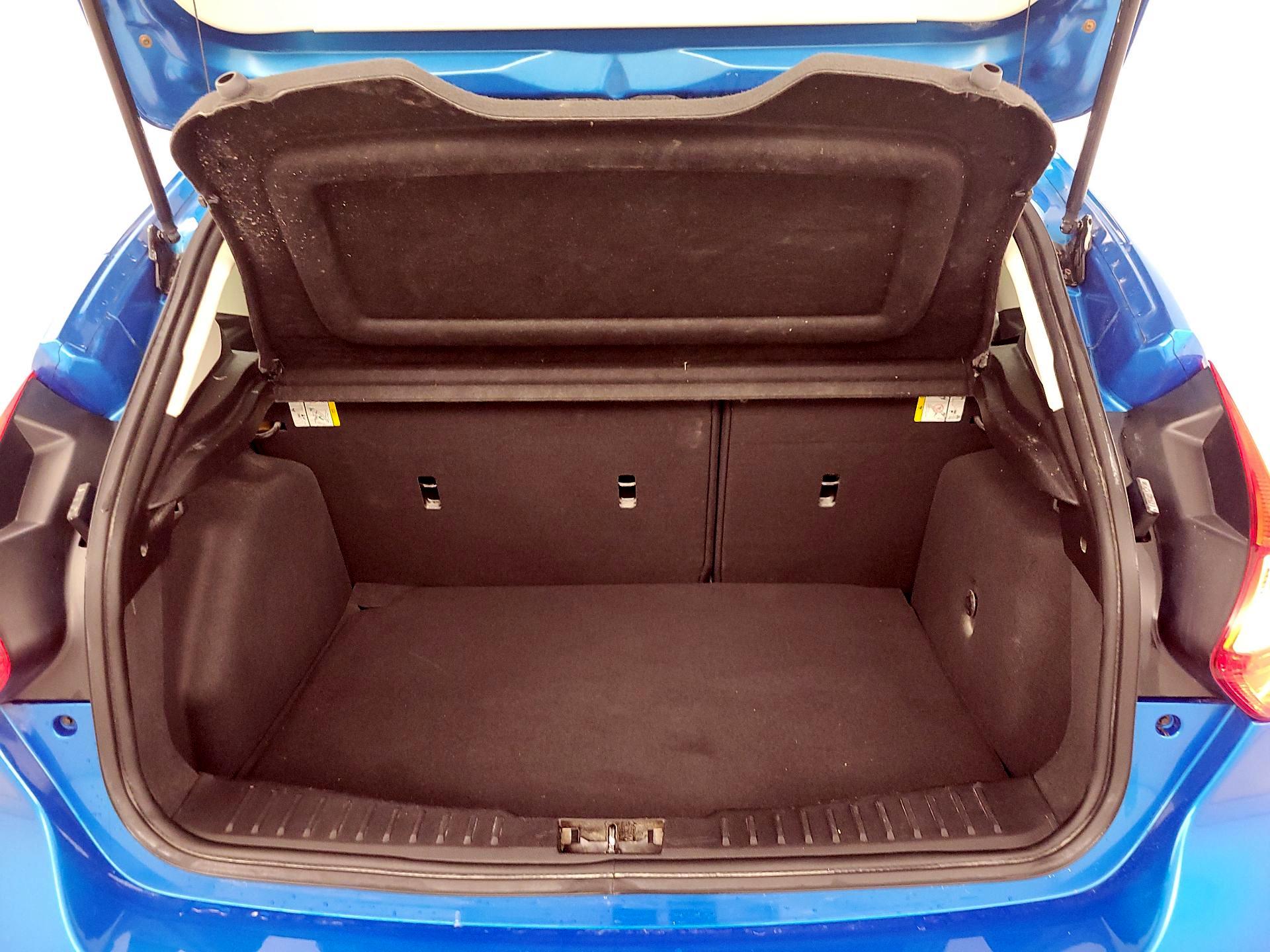 Thumbnail: 2014 Ford Focus - 19