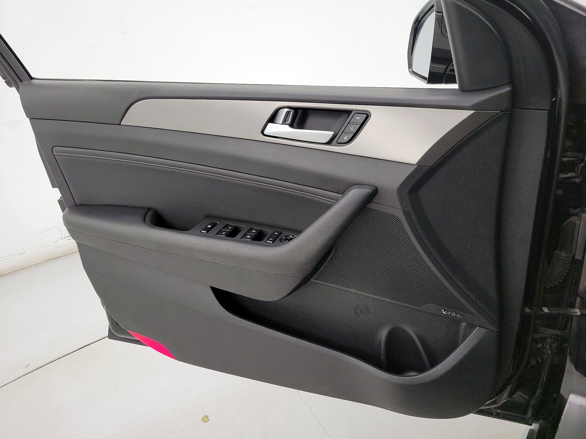 Thumbnail: 2015 Hyundai Sonata - 12