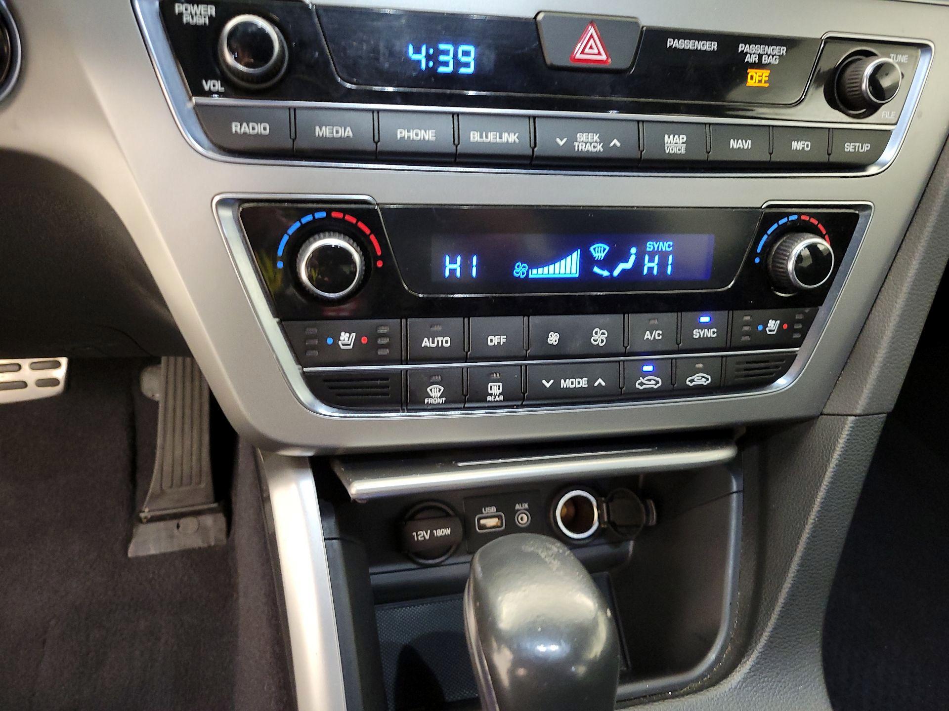 Thumbnail: 2015 Hyundai Sonata - 16