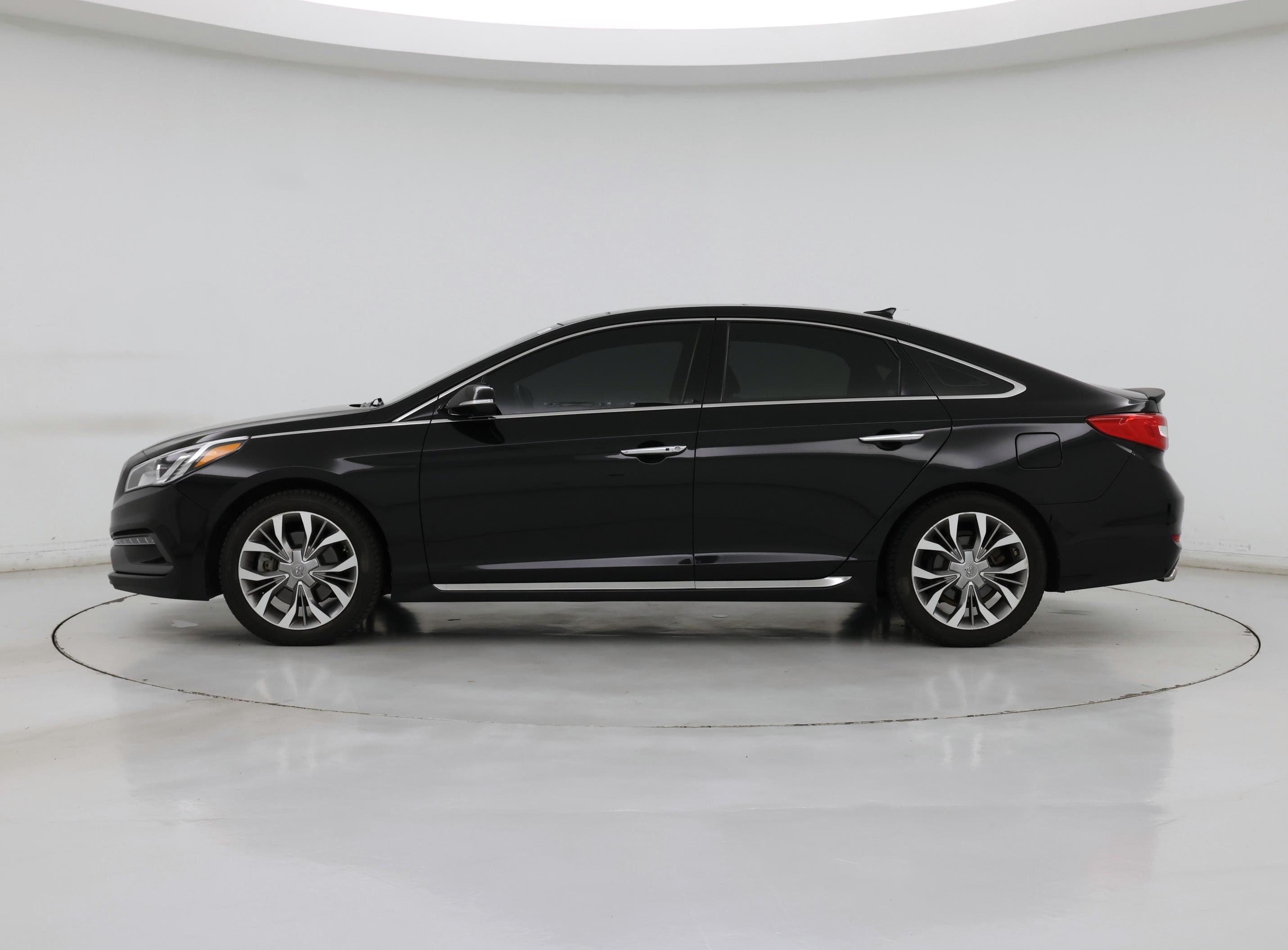Thumbnail: 2015 Hyundai Sonata - 3