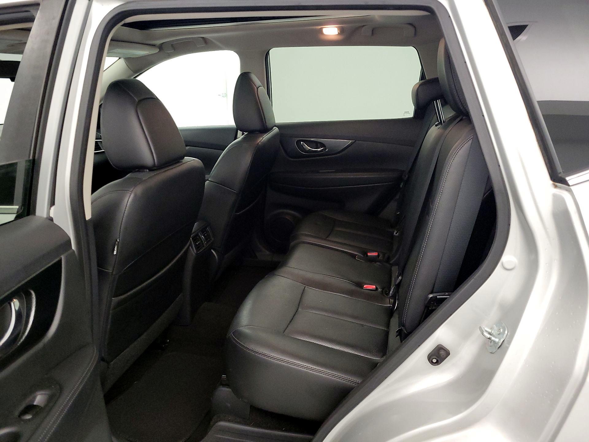 Thumbnail: 2016 Nissan Rogue - 20