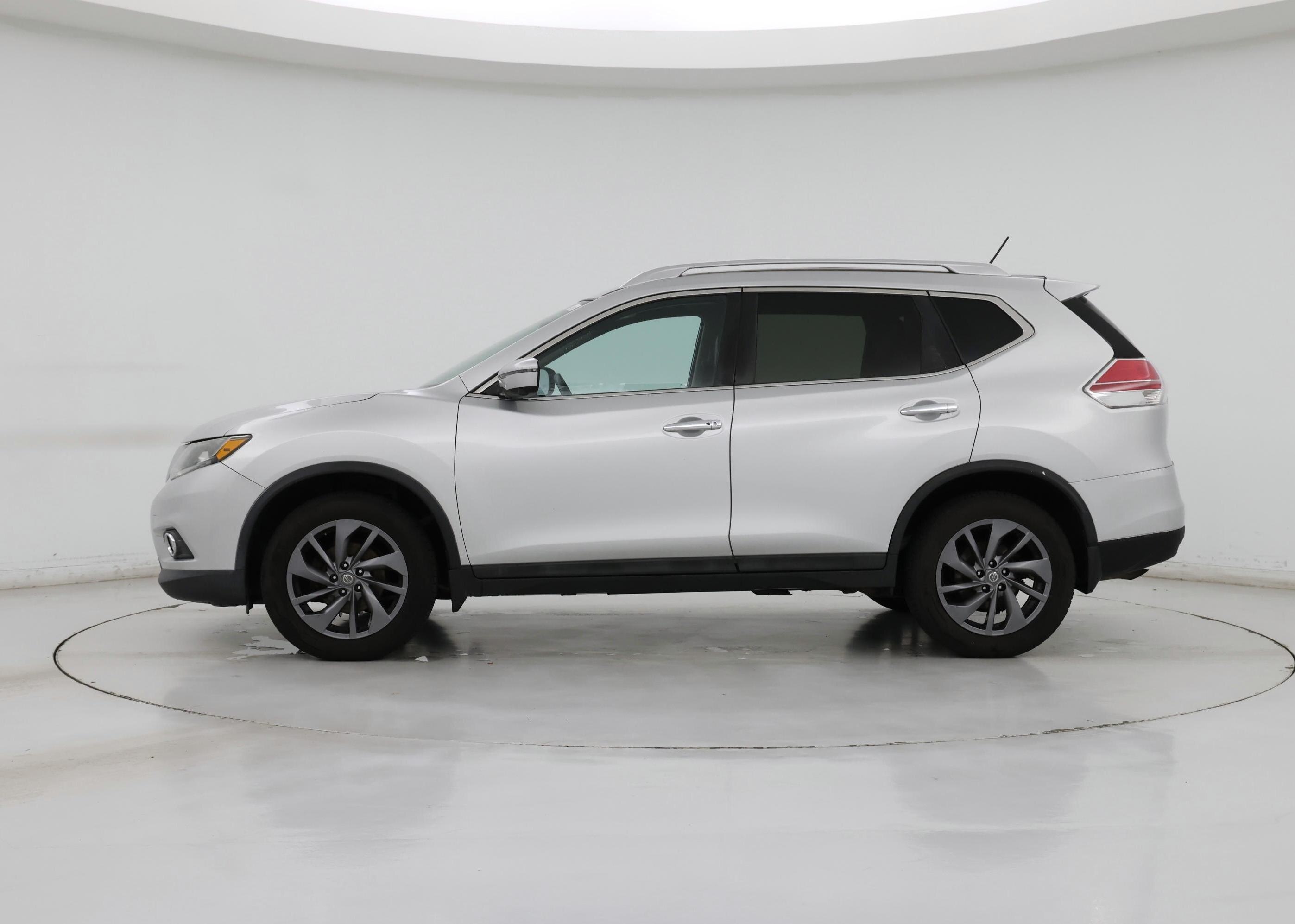 Thumbnail: 2016 Nissan Rogue - 3