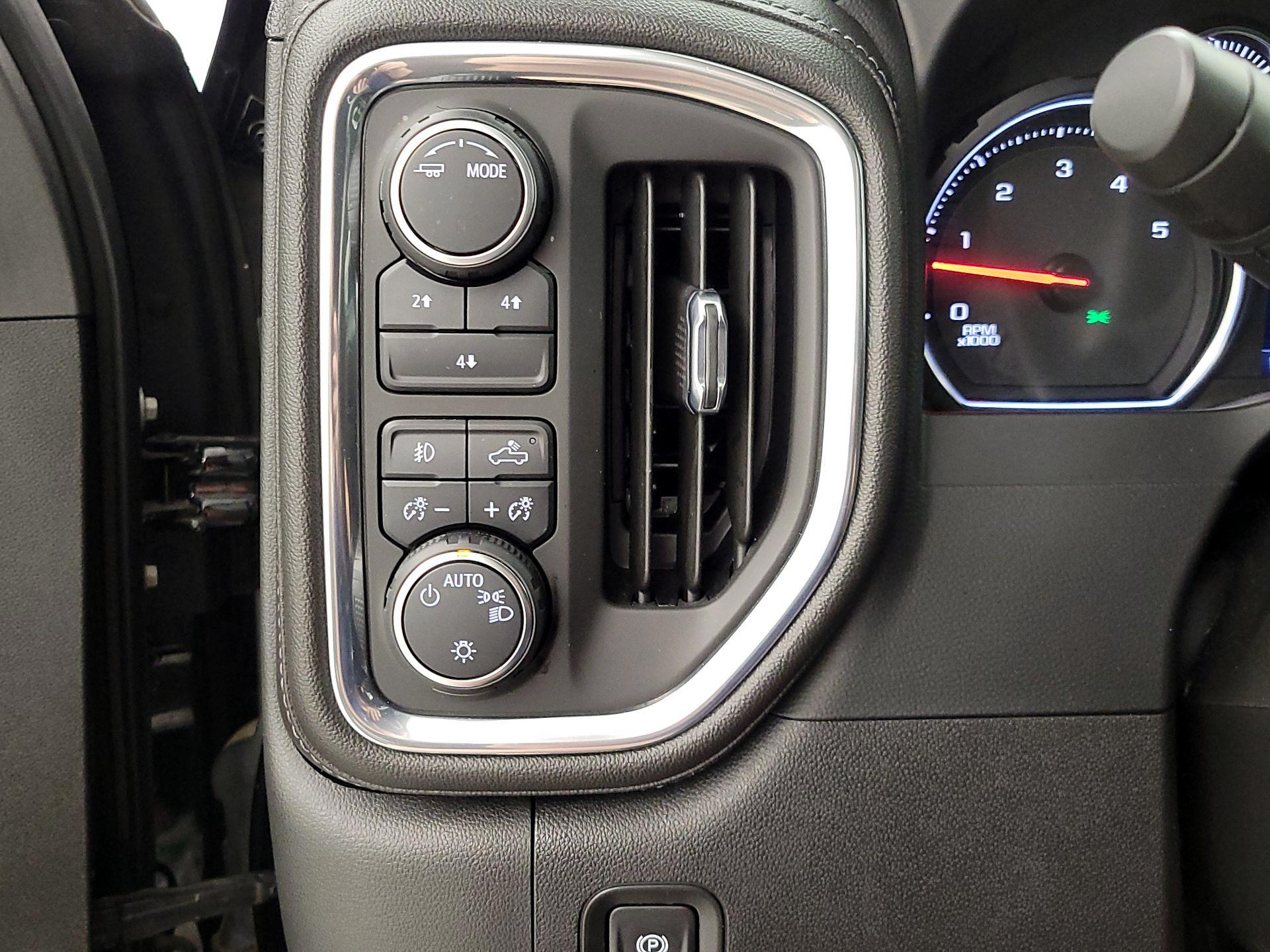 Thumbnail: 2022 Chevrolet Silverado 2500 - 13