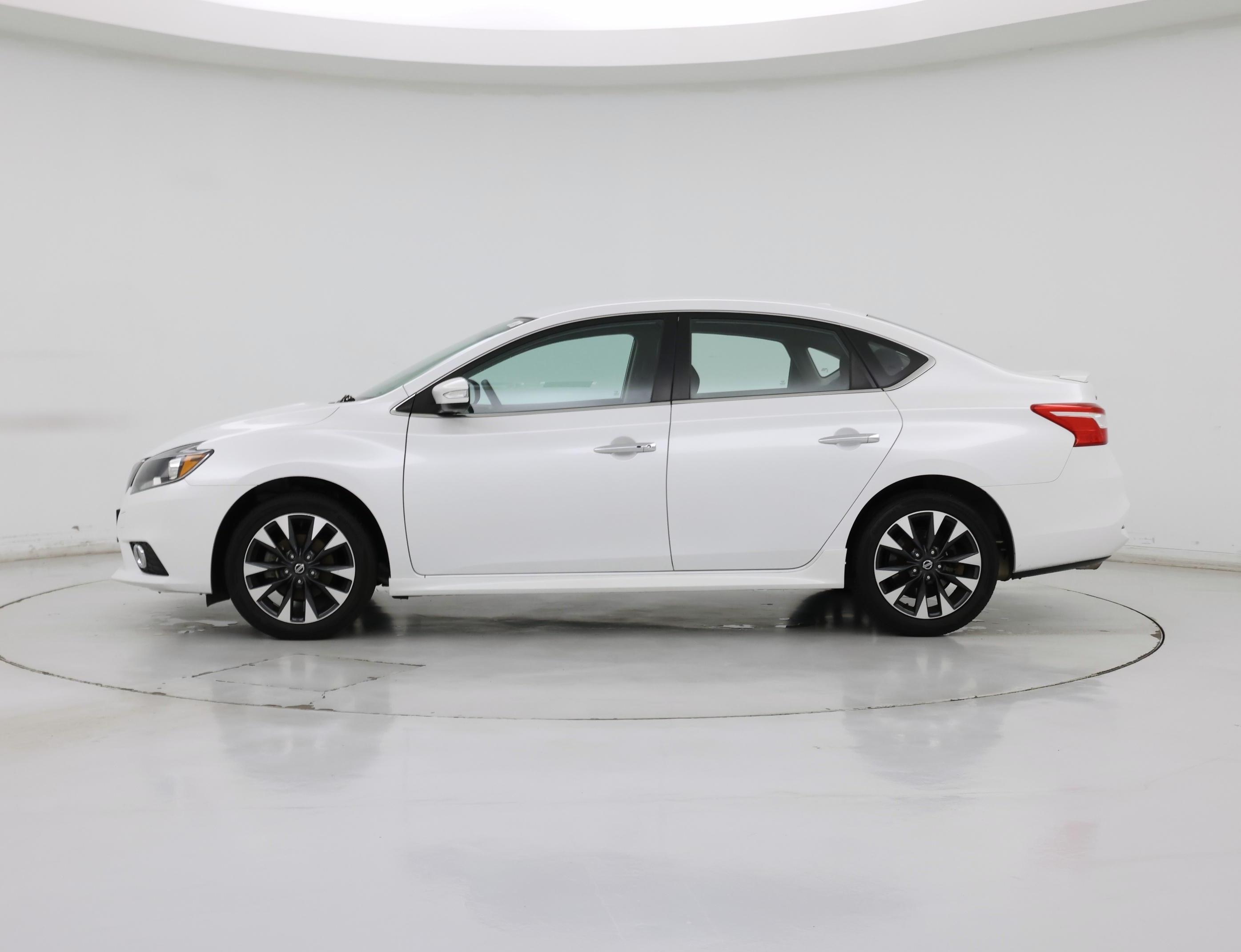 Thumbnail: 2017 Nissan Sentra - 3