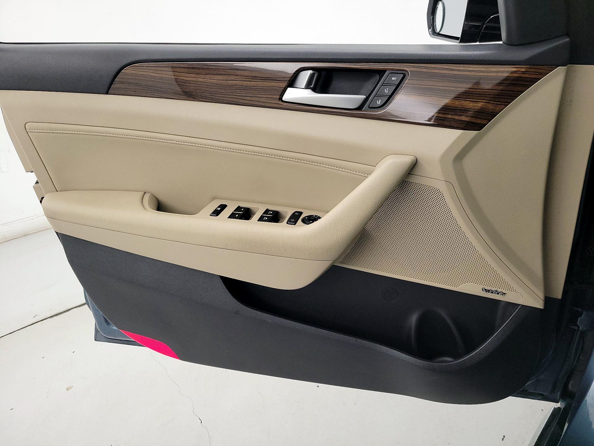 Thumbnail: 2016 Hyundai Sonata - 12