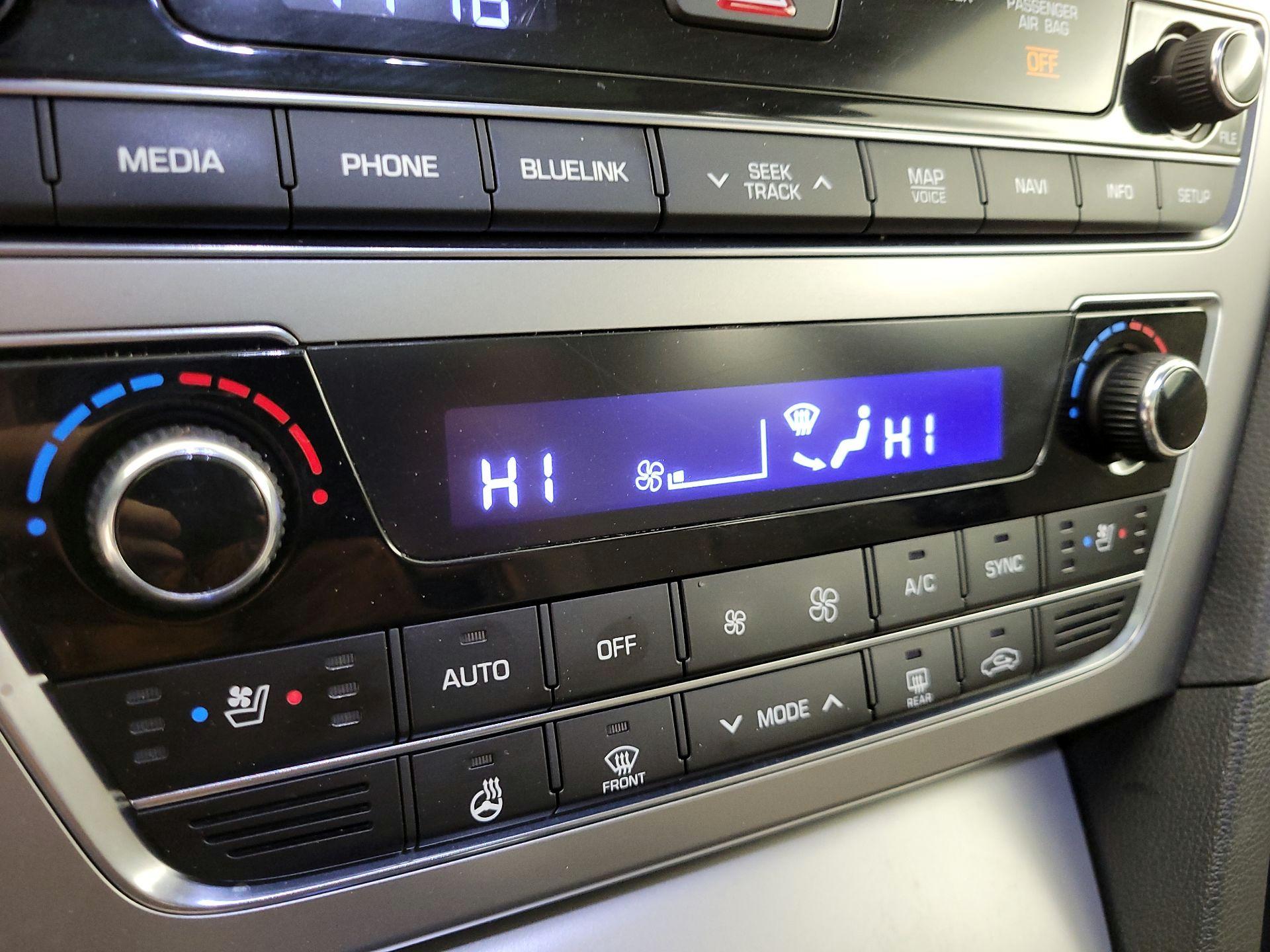 Thumbnail: 2016 Hyundai Sonata - 17