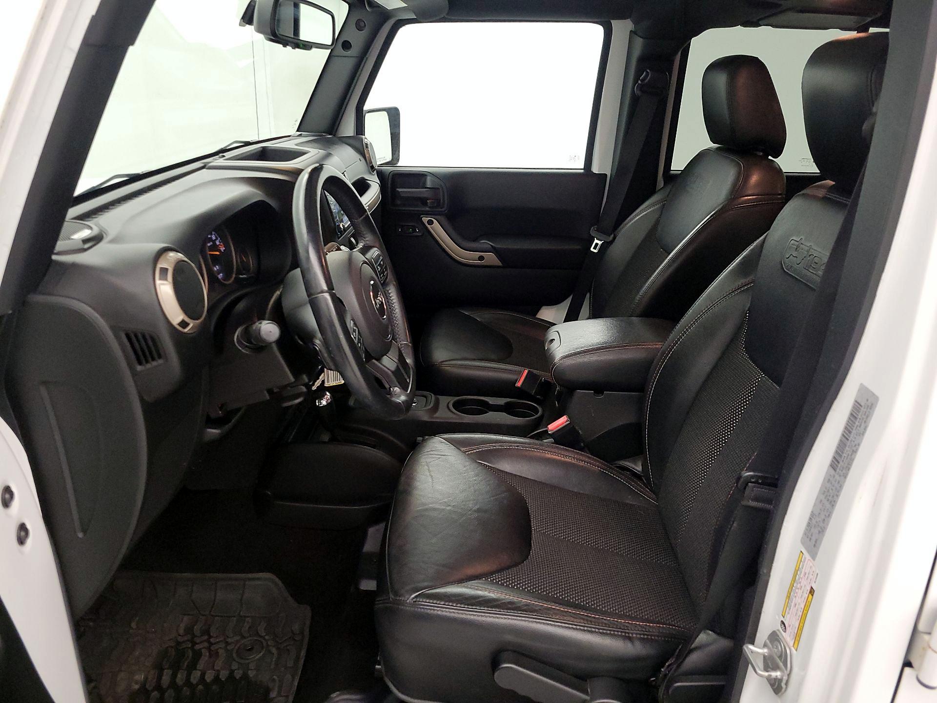 Thumbnail: 2016 Jeep Wrangler - 11