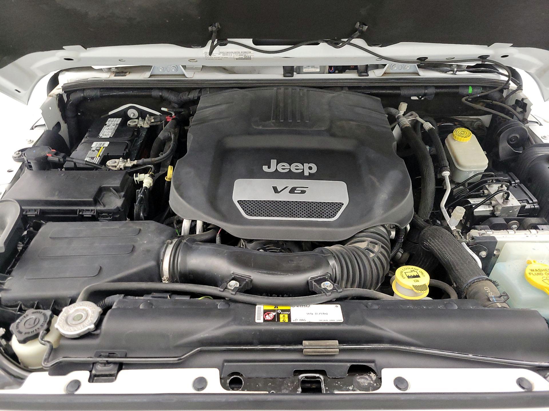 Thumbnail: 2016 Jeep Wrangler - 19