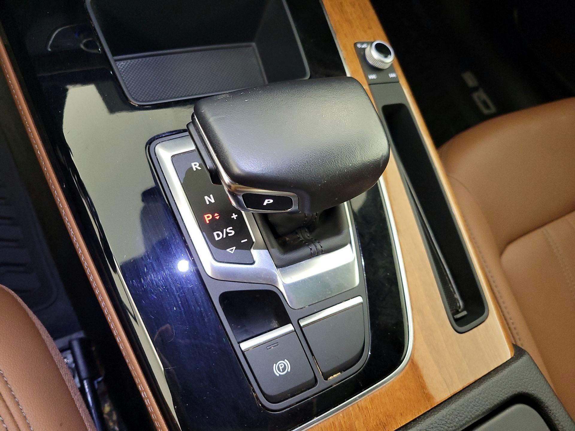 Thumbnail: 2022 Audi Q5 - 17