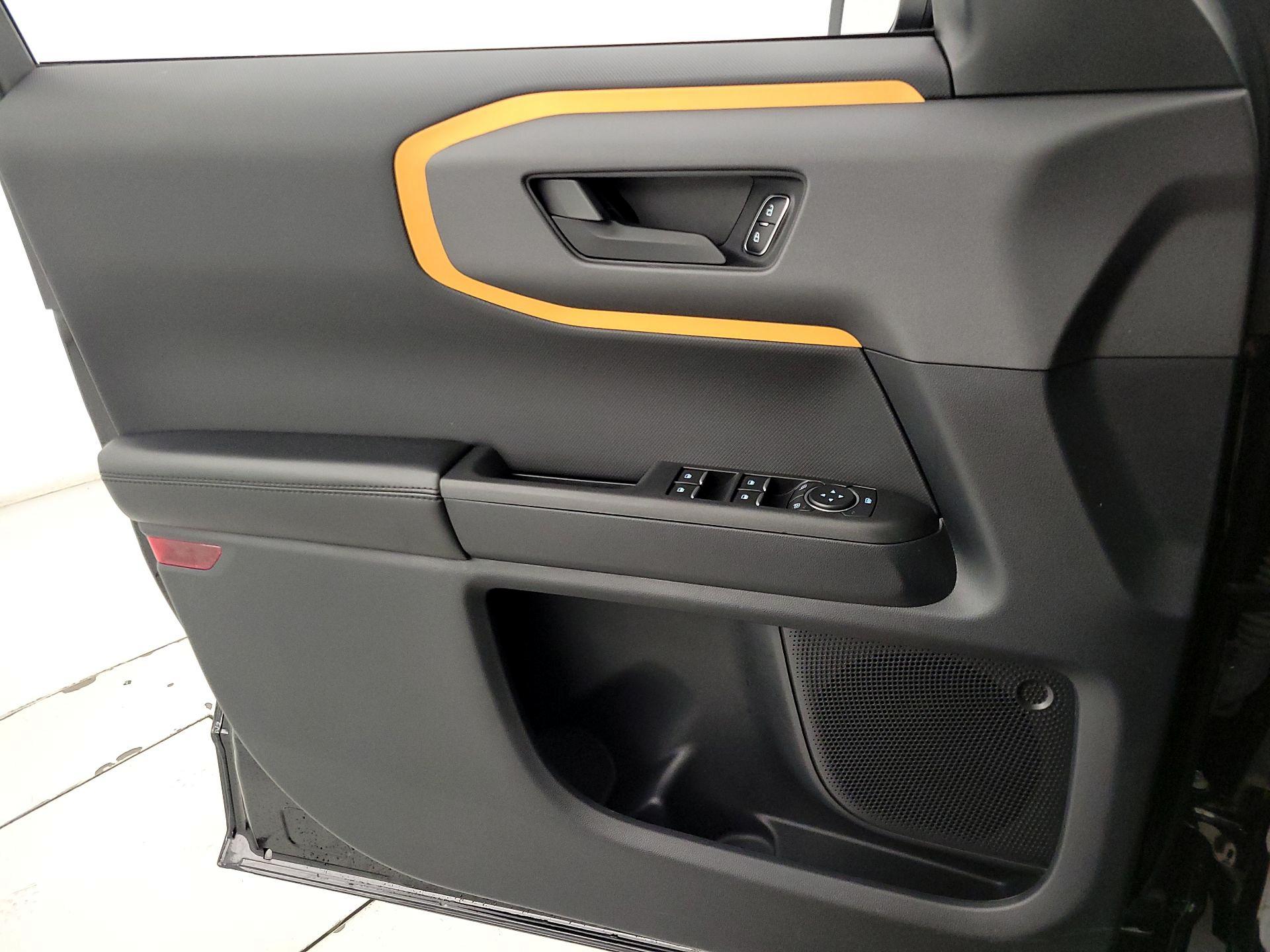 Thumbnail: 2022 Ford Bronco Sport - 12