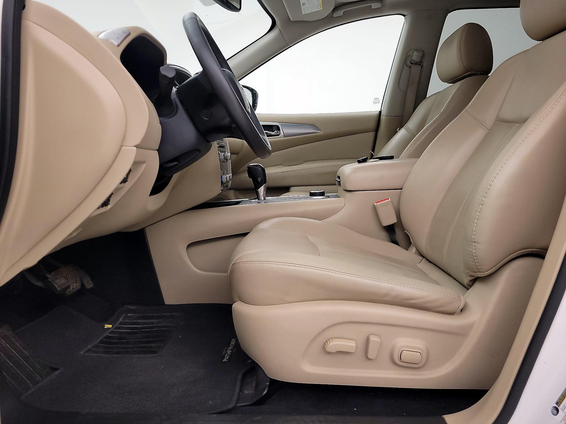 Thumbnail: 2017 Nissan Pathfinder - 11