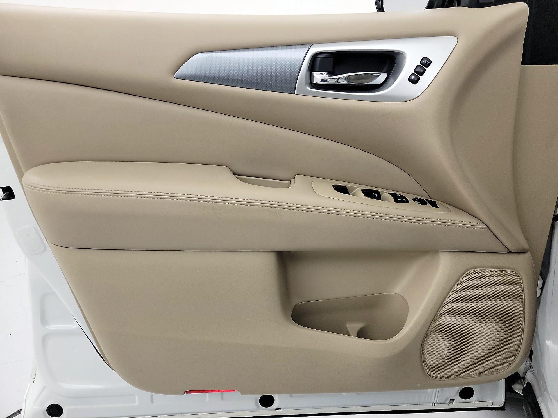 Thumbnail: 2017 Nissan Pathfinder - 12