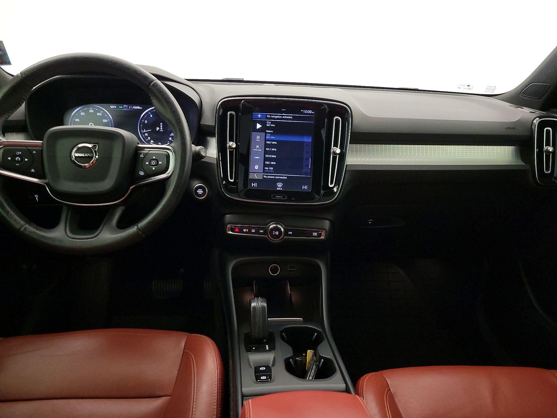 Thumbnail: 2019 Volvo XC40 - 9