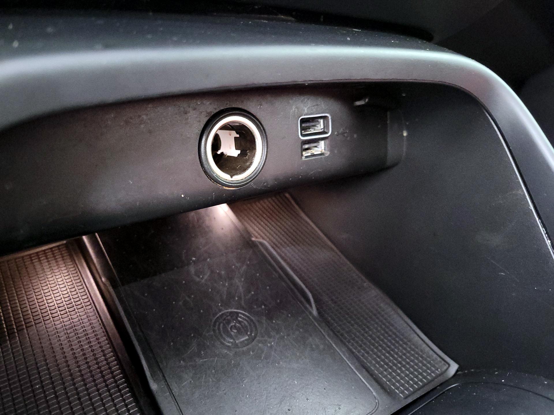 Thumbnail: 2019 Volvo XC40 - 18