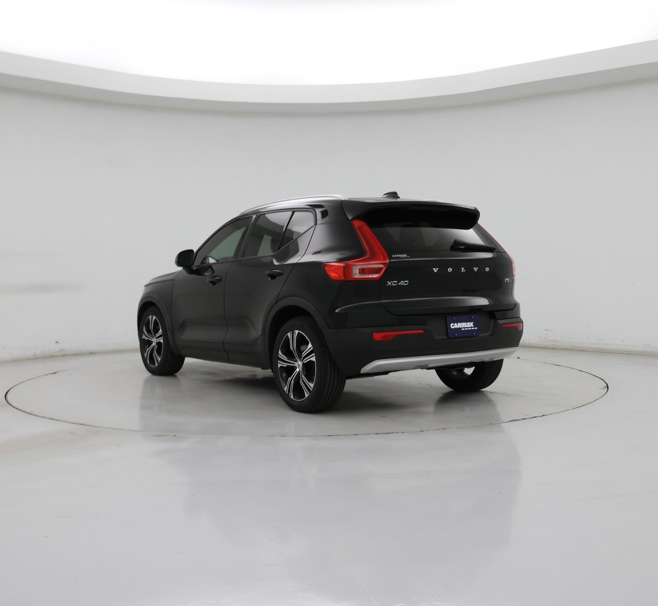 Thumbnail: 2019 Volvo XC40 - 2