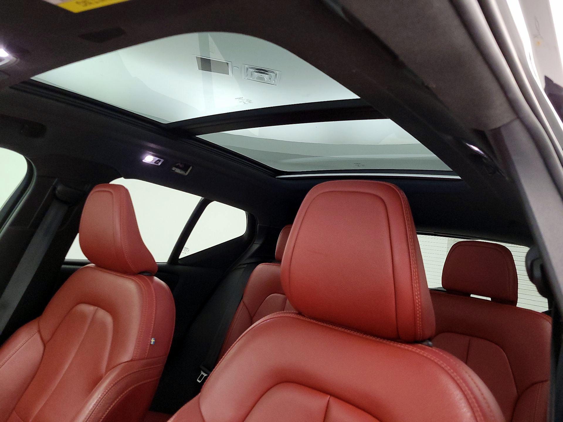 Thumbnail: 2019 Volvo XC40 - 19