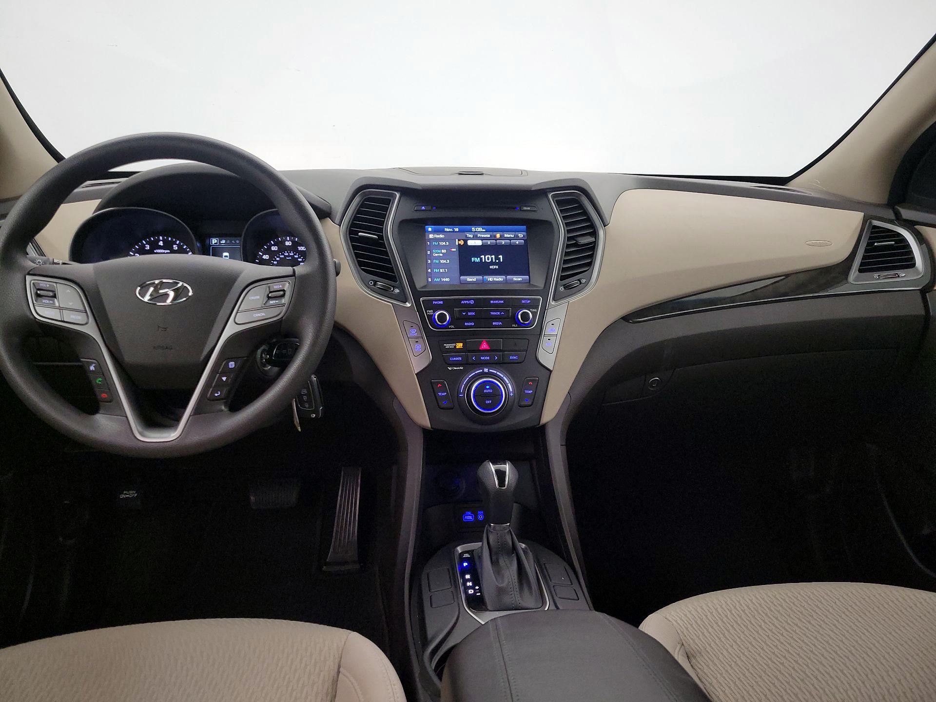 Thumbnail: 2017 Hyundai Santa Fe - 9