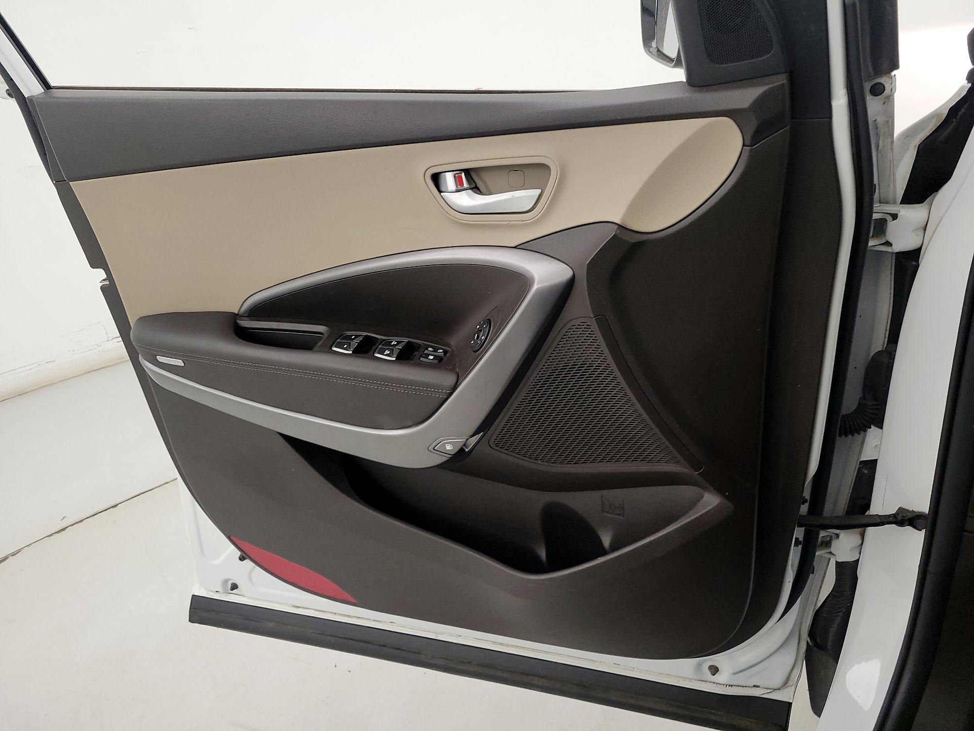 Thumbnail: 2017 Hyundai Santa Fe - 12