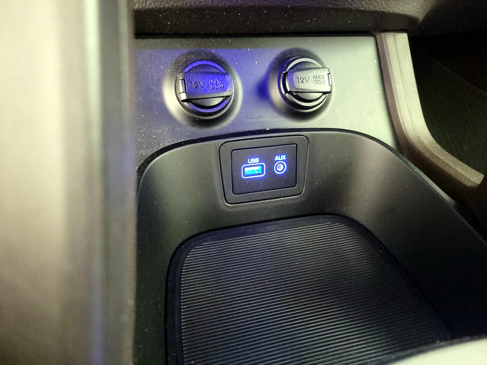 Thumbnail: 2017 Hyundai Santa Fe - 18