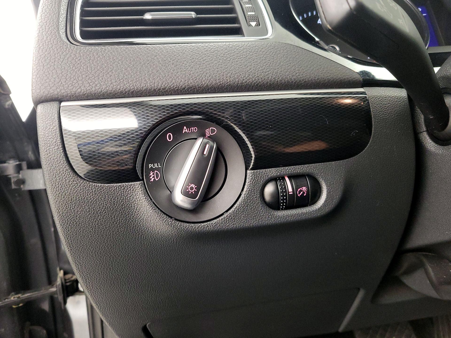 Thumbnail: 2017 Volkswagen Jetta - 13